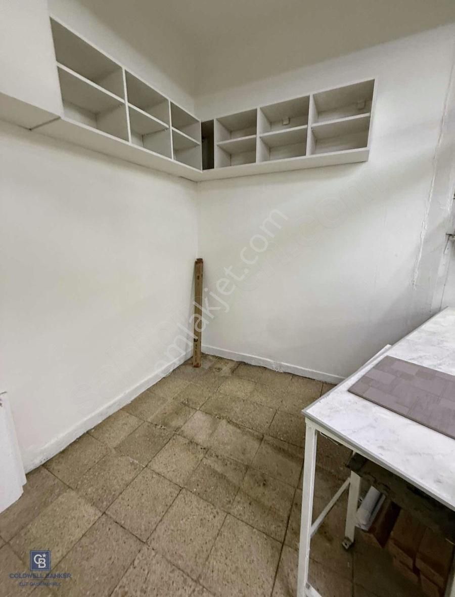 Cb Elitten Öztuğ Pasajında İzmir 1.caddesinde Satılık Dükkan - Görsel 5