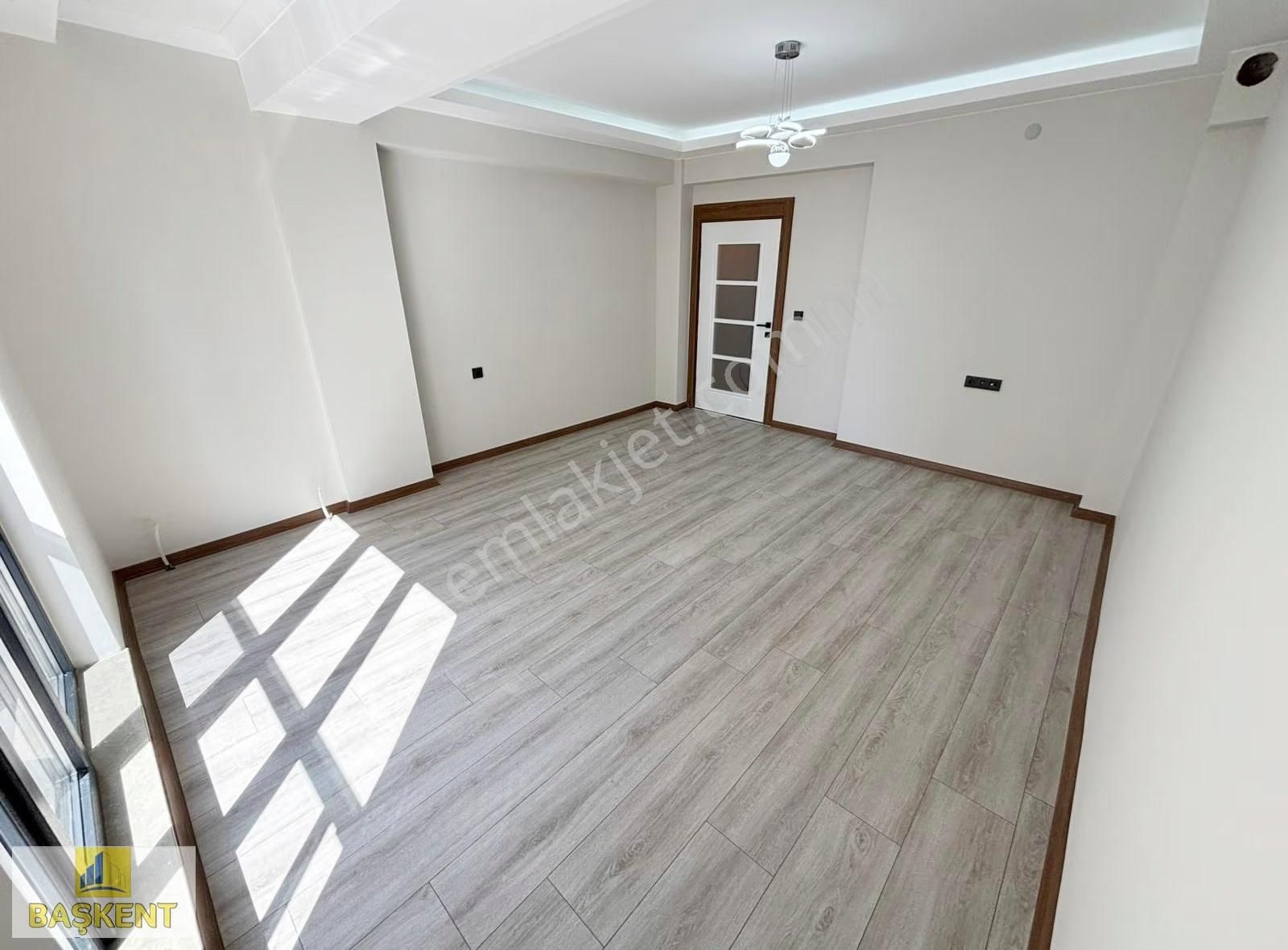 Başkent Gayrimenkul'den Geniş Aileler İçin Ara Katta Lüks 3+1 Ev - Görsel 26