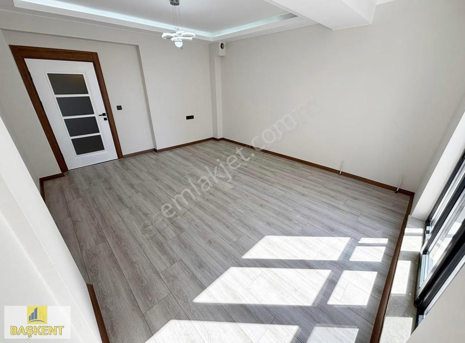 Başkent Gayrimenkul'den Geniş Aileler İçin Ara Katta Lüks 3+1 Ev - Görsel 11
