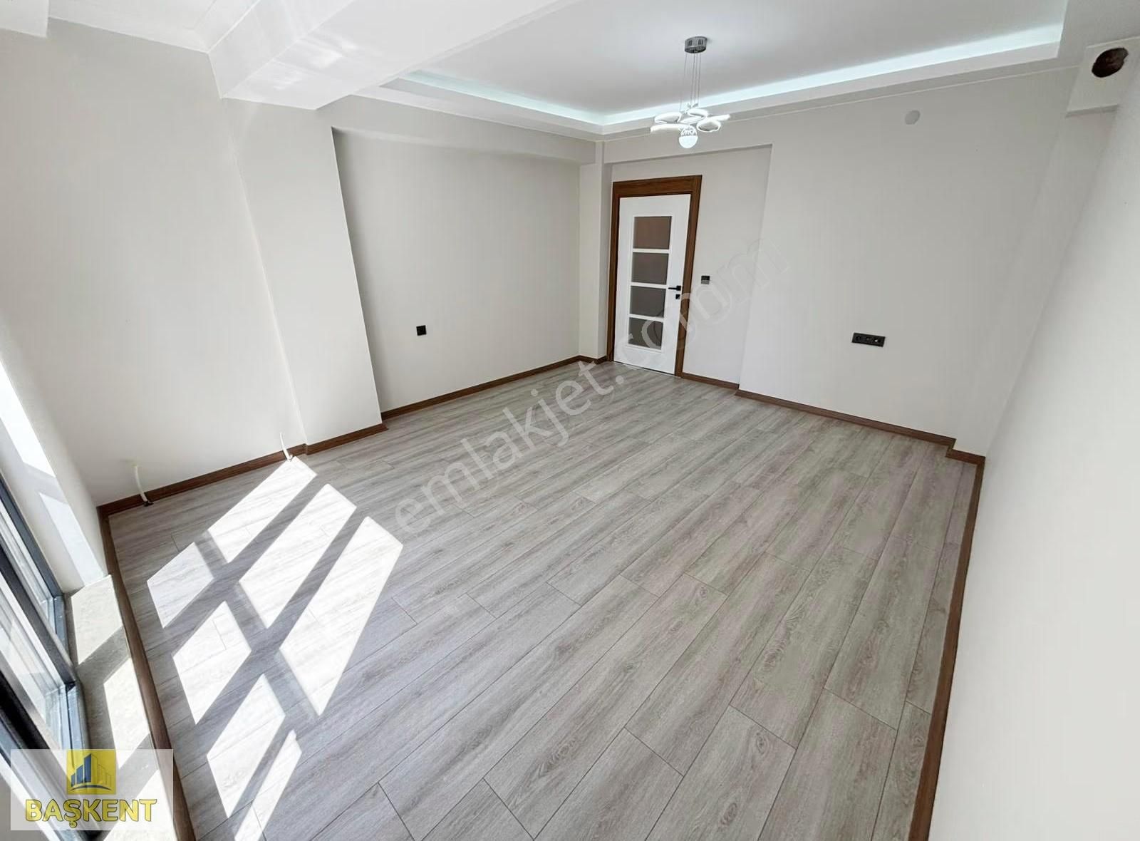 Başkent Gayrimenkul'den Geniş Aileler İçin Ara Katta Lüks 3+1 Ev - Görsel 7