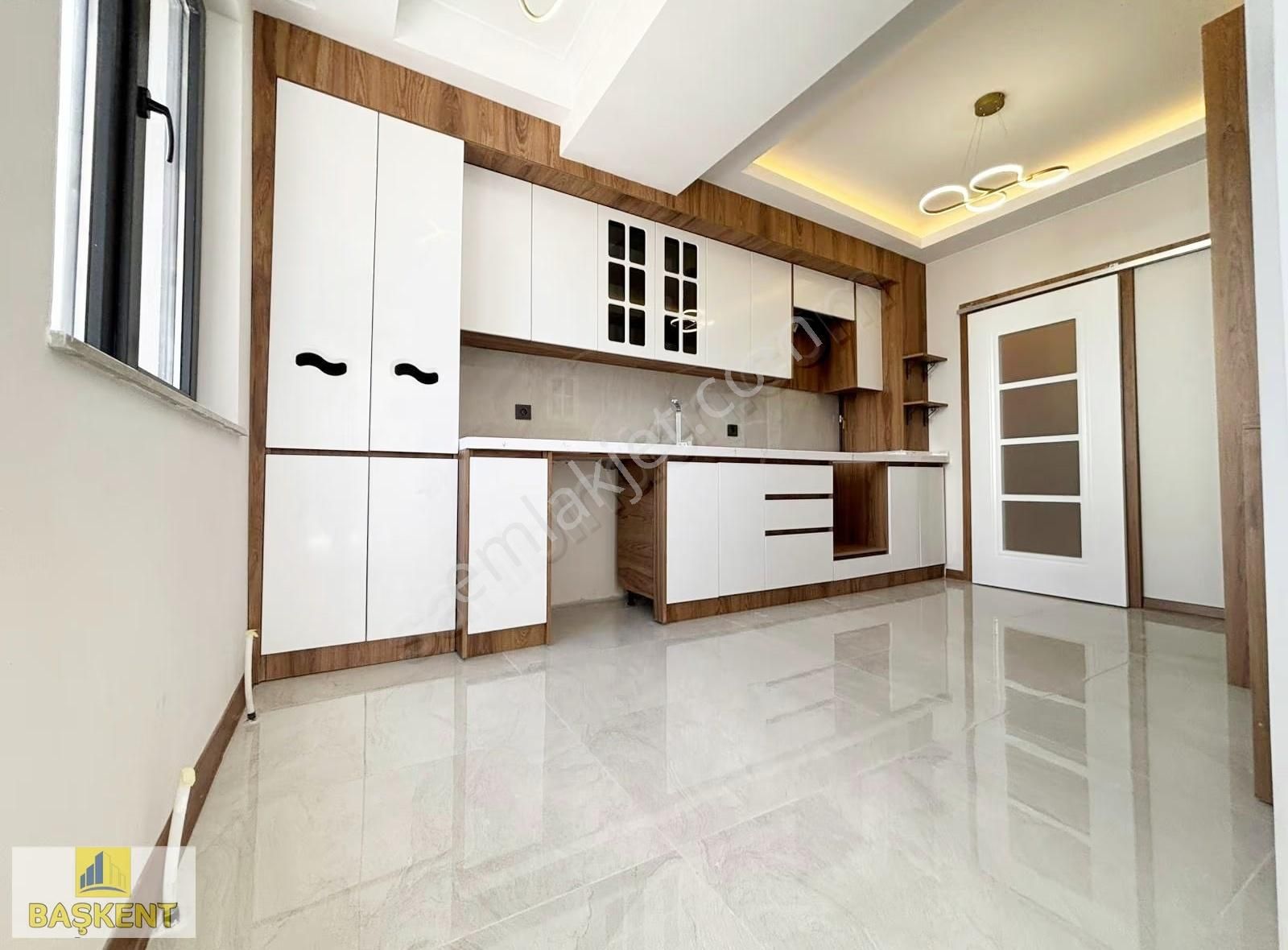Başkent Gayrimenkul'den Geniş Aileler İçin Ara Katta Lüks 3+1 Ev - Görsel 9