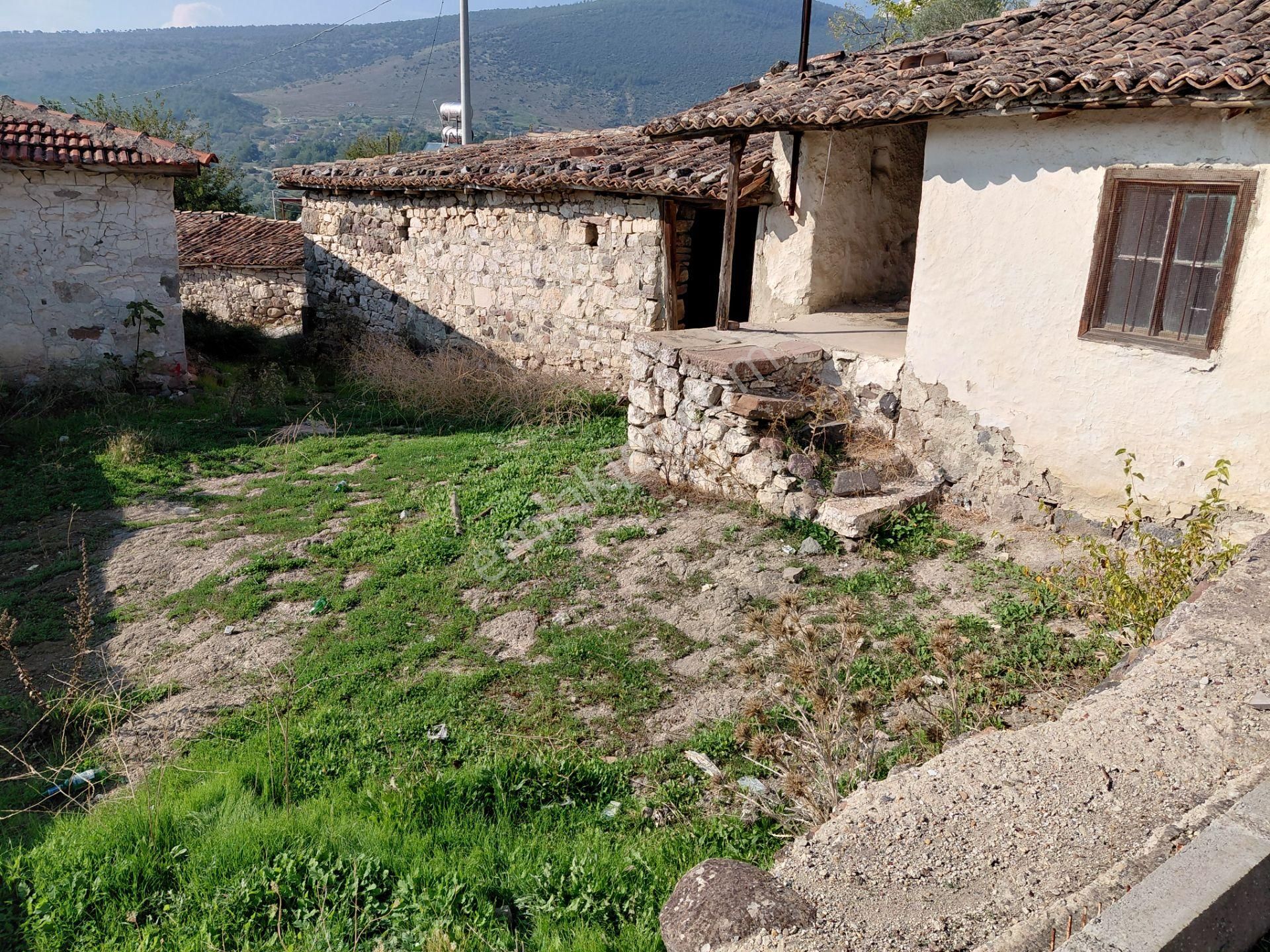 Sarıalan Köyünde Satılık 185 M2 Arsalı Müstakil Ev 1.150.000 Tl - Görsel 2