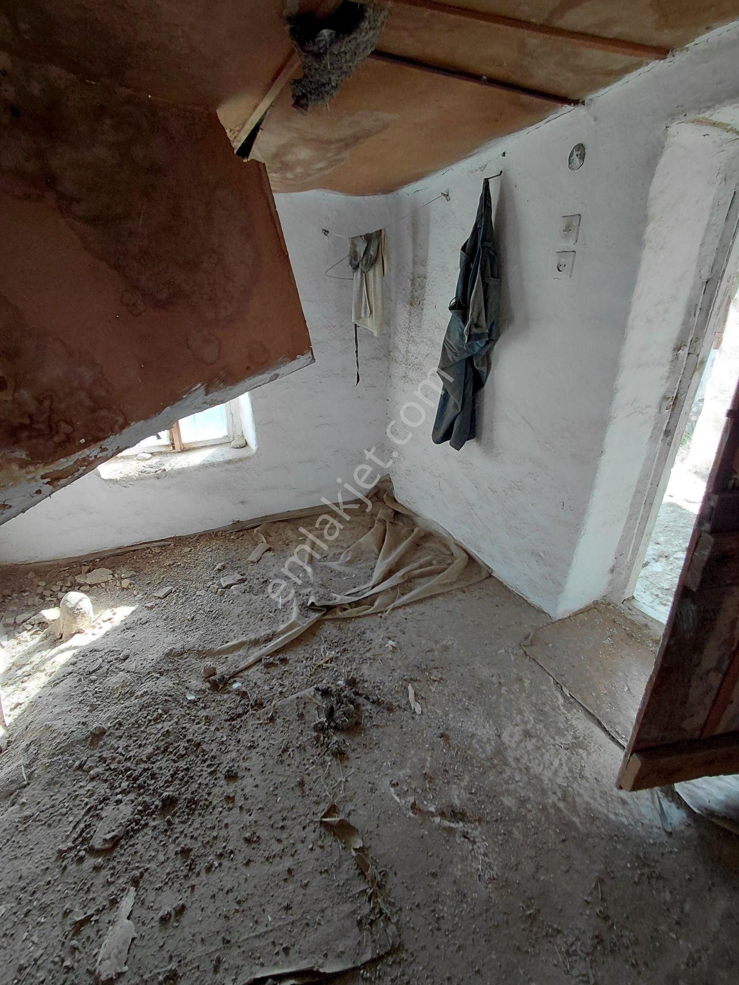 Sarıalan Köyünde Satılık 185 M2 Arsalı Müstakil Ev 1.150.000 Tl - Görsel 6