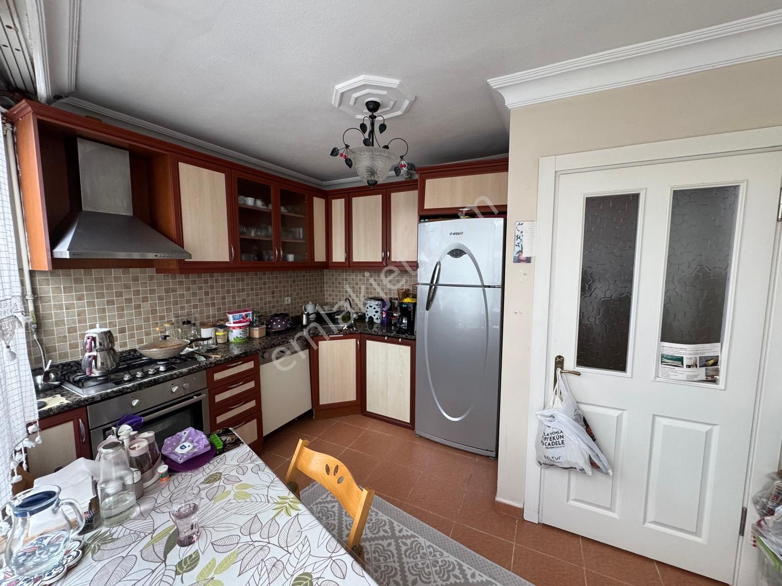 Çekmeköy Şahinbey Caddede 206 M2 Asansörlü İster Daire İster Ofis - Görsel 8