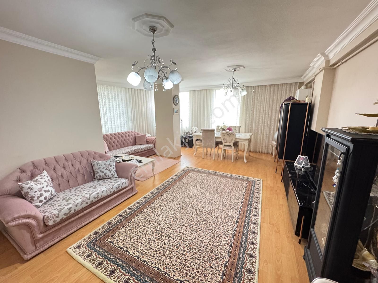 Çekmeköy Şahinbey Caddede 206 M2 Asansörlü İster Daire İster Ofis - Görsel 2