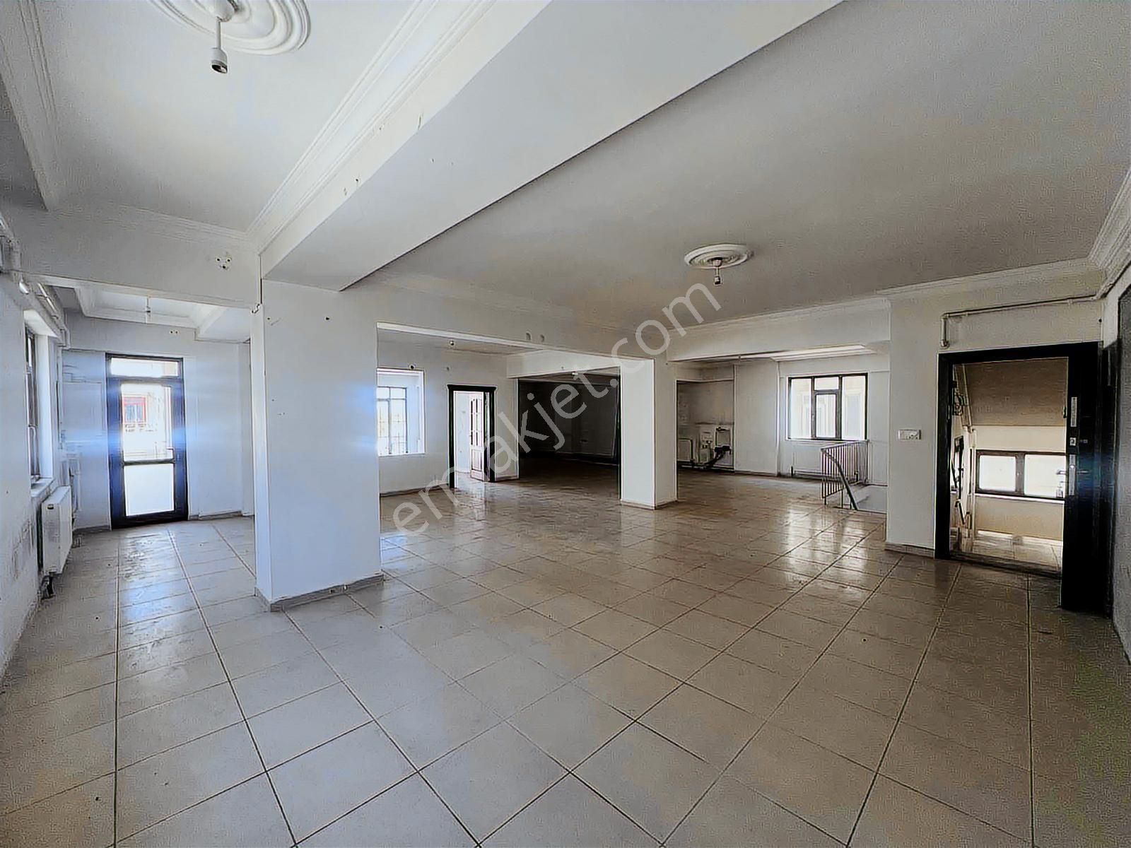 Remax Dem'den Cadde Üzerinde Satılık Ofis&büro - Görsel 10