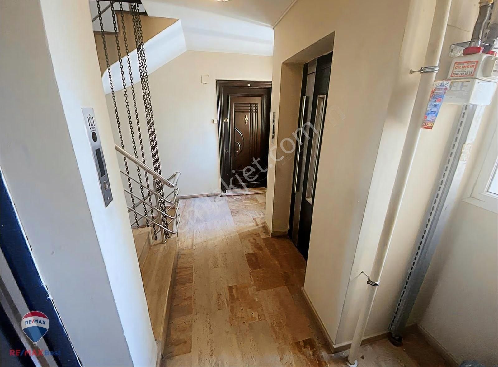 23 Tuğyan Can Koç Tan Bayraklı 75.yıl Mh 3+1 Kıralık Daıre - Görsel 7