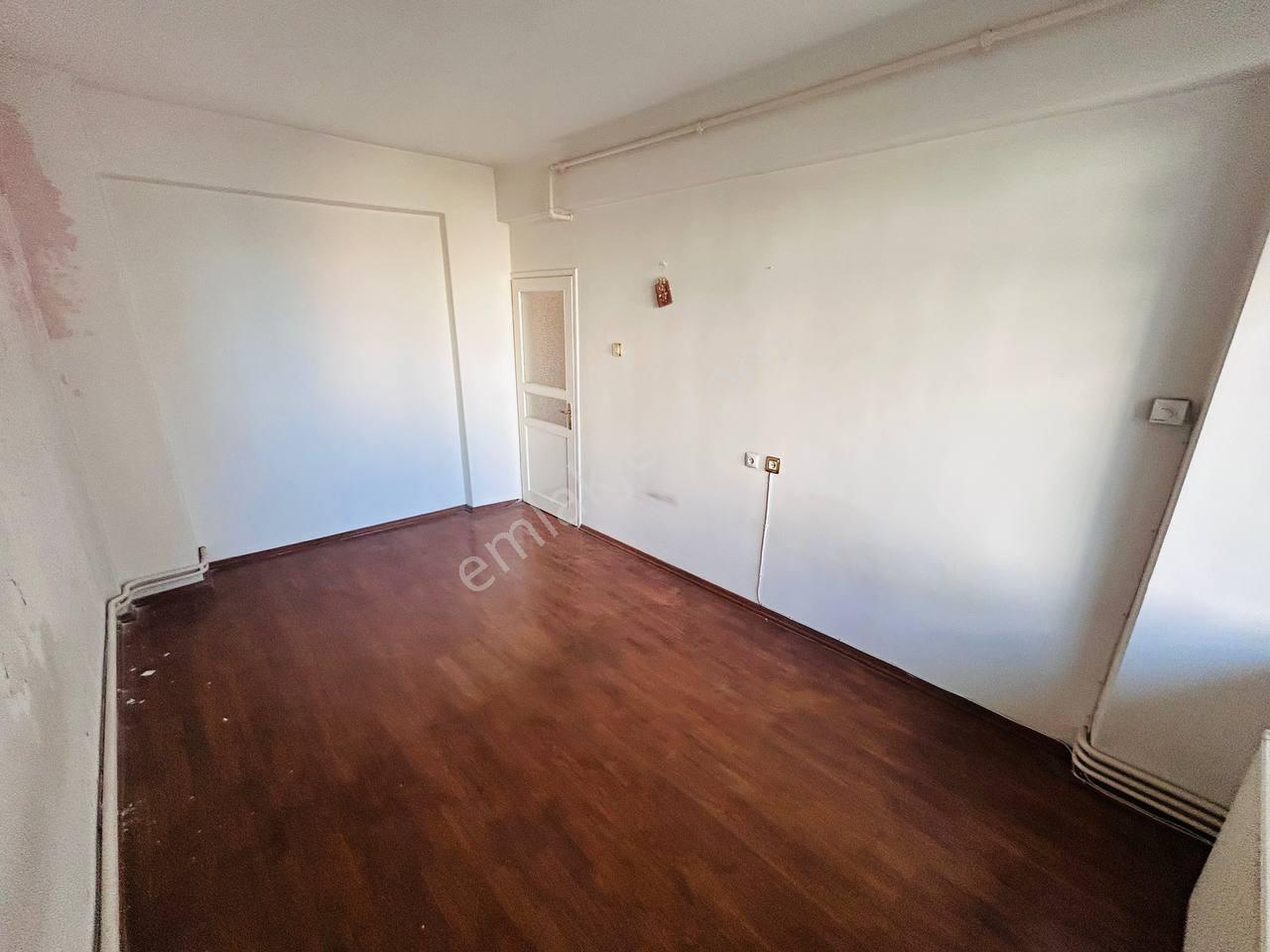 Denizevlerinde Anayola Cephe Binada Satılık 3+1 Daire - Görsel 22