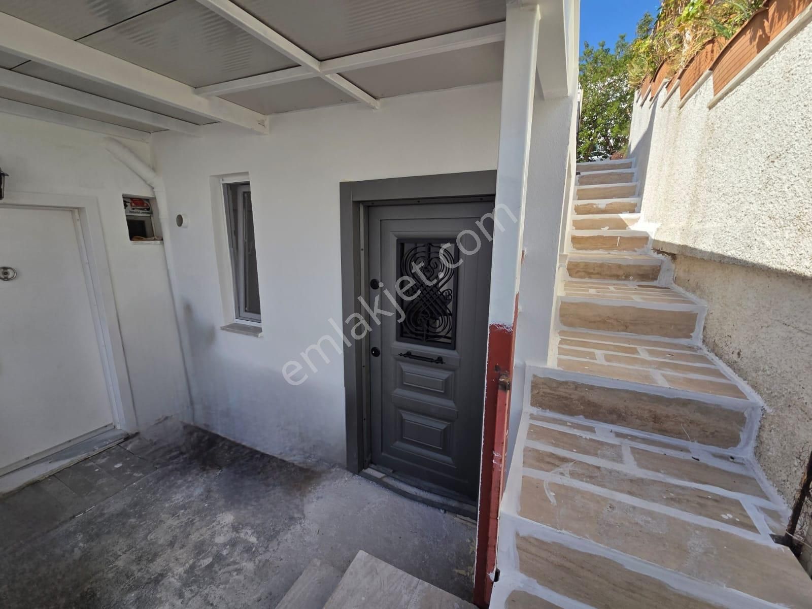 Bodrum Cevatşakir Mah. Yeni Daire, Yıllık Kiralık 1+1 Eşyalı - Görsel 30