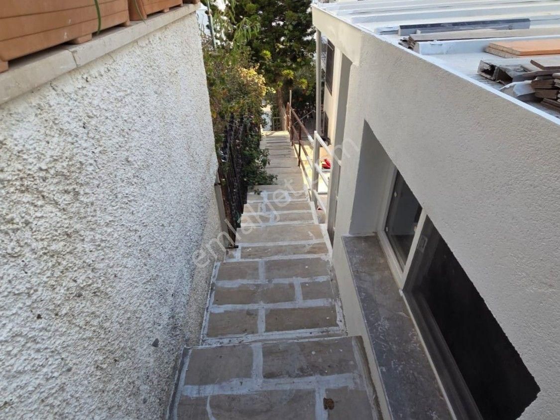 Bodrum Cevatşakir Mah. Yeni Daire, Yıllık Kiralık 1+1 Eşyalı - Görsel 32