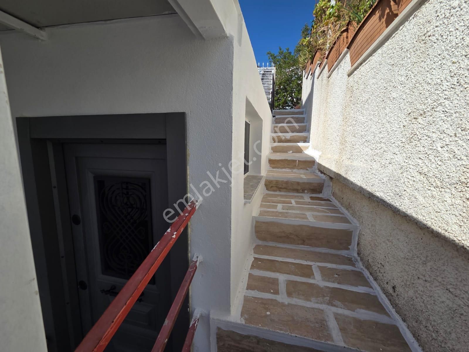 Bodrum Cevatşakir Mah. Yeni Daire, Yıllık Kiralık 1+1 Eşyalı - Görsel 31