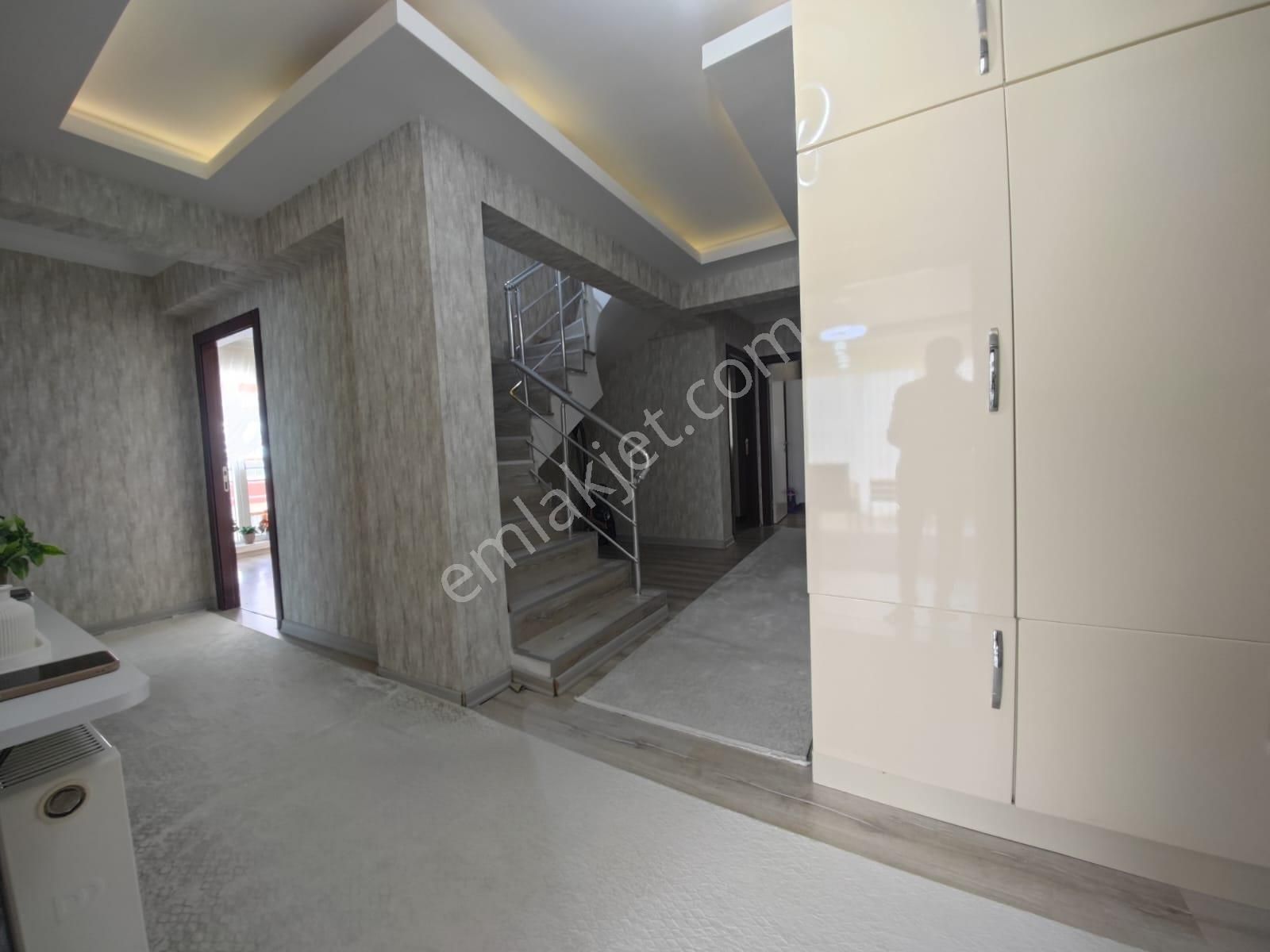 Yayla Mahallesi'nde Full+full Yapılı 6+1 Teras Dubleks! - Görsel 24