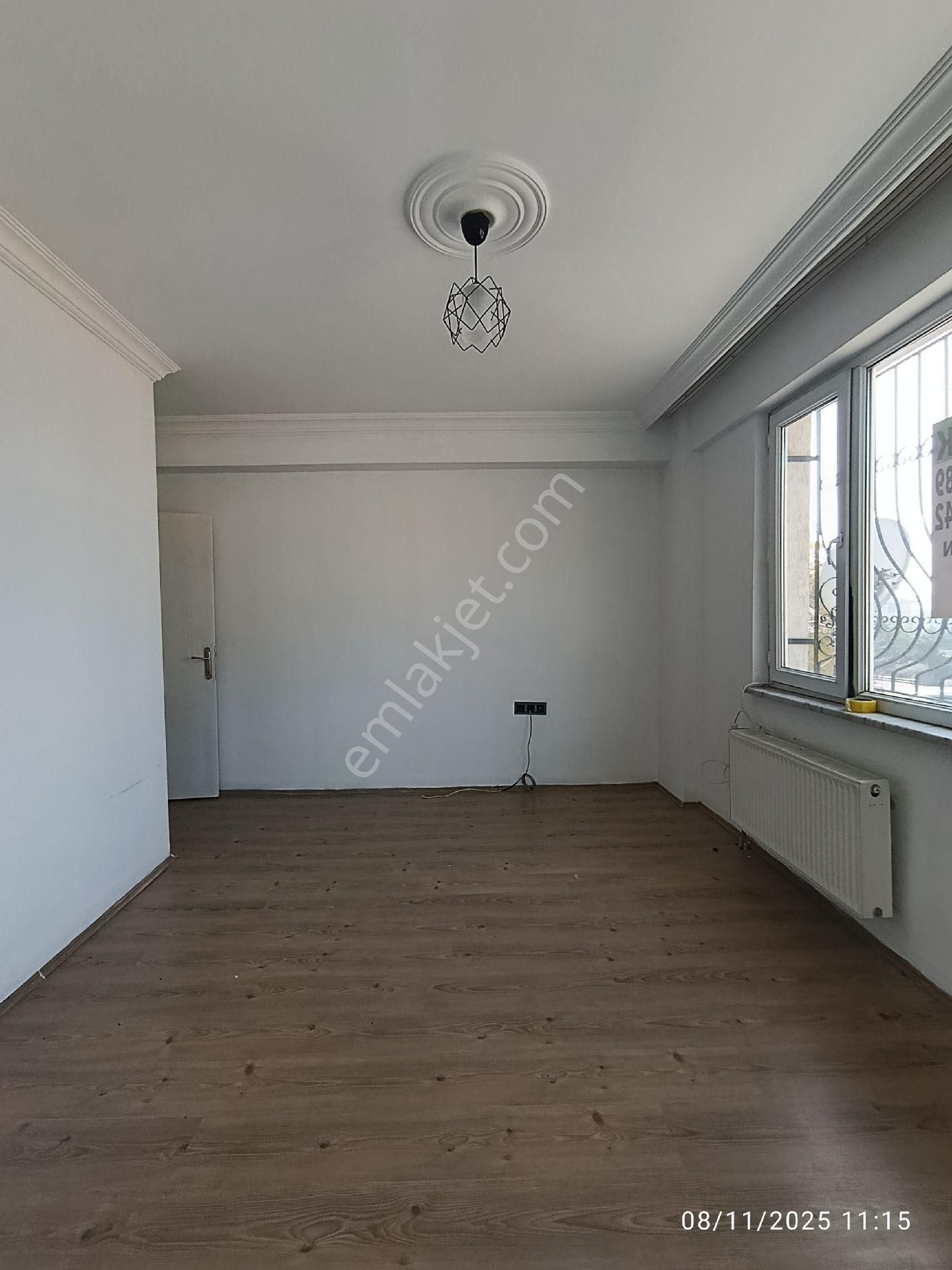 Çamlıca Mahallesinde Kiralık 2+1 Daire - Görsel 2