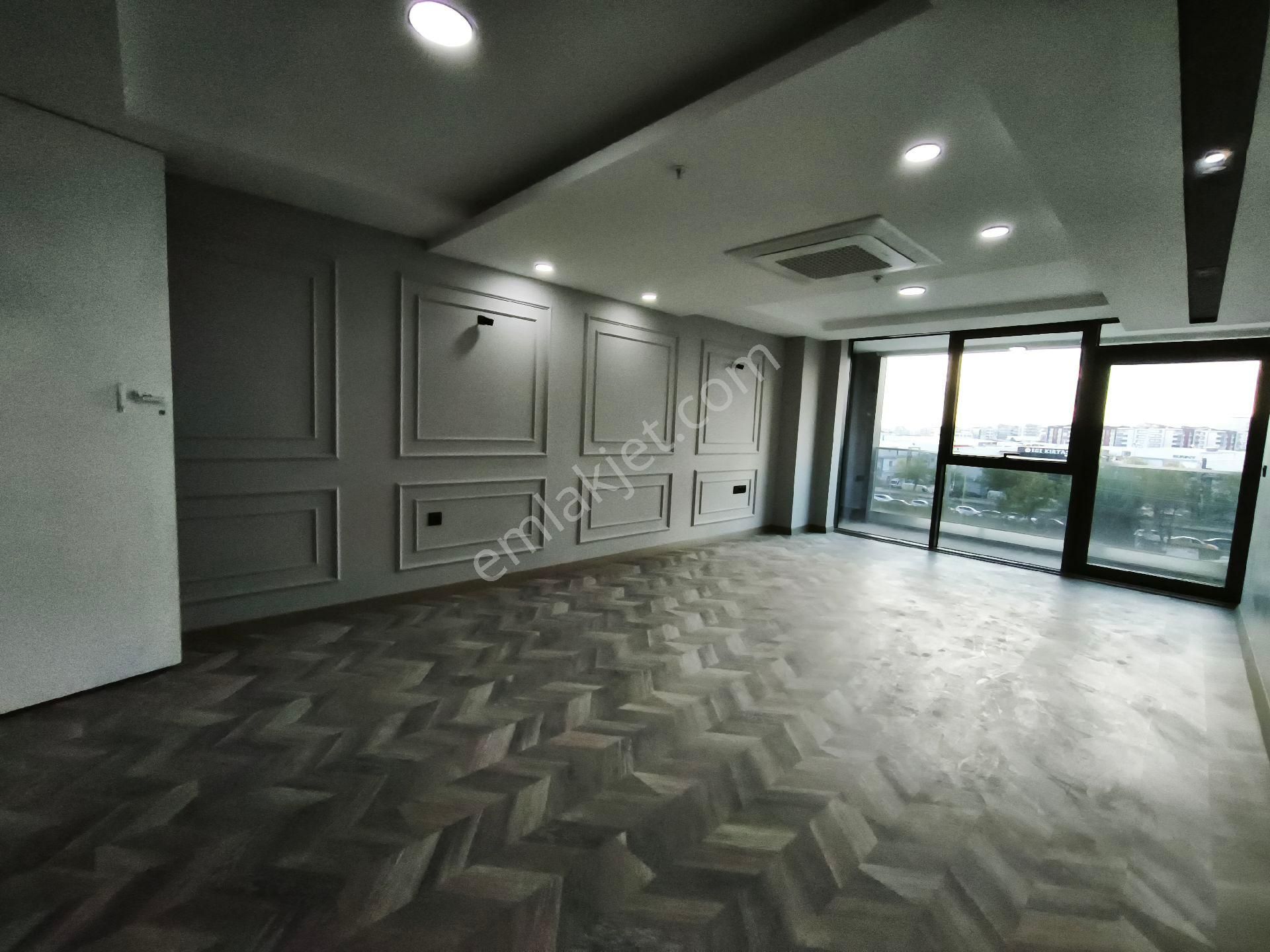 Premardan Kantar Plaza Da Satılık 2+1 Buro - Görsel 7