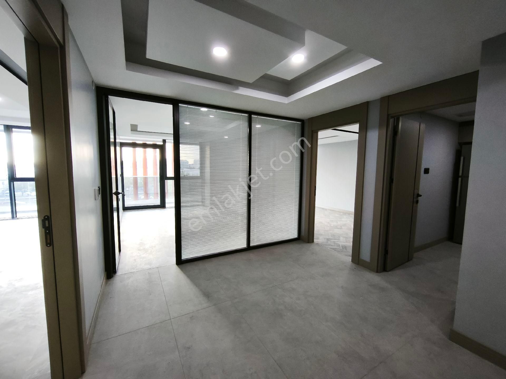 Premardan Kantar Plaza Da Satılık 2+1 Buro - Görsel 16