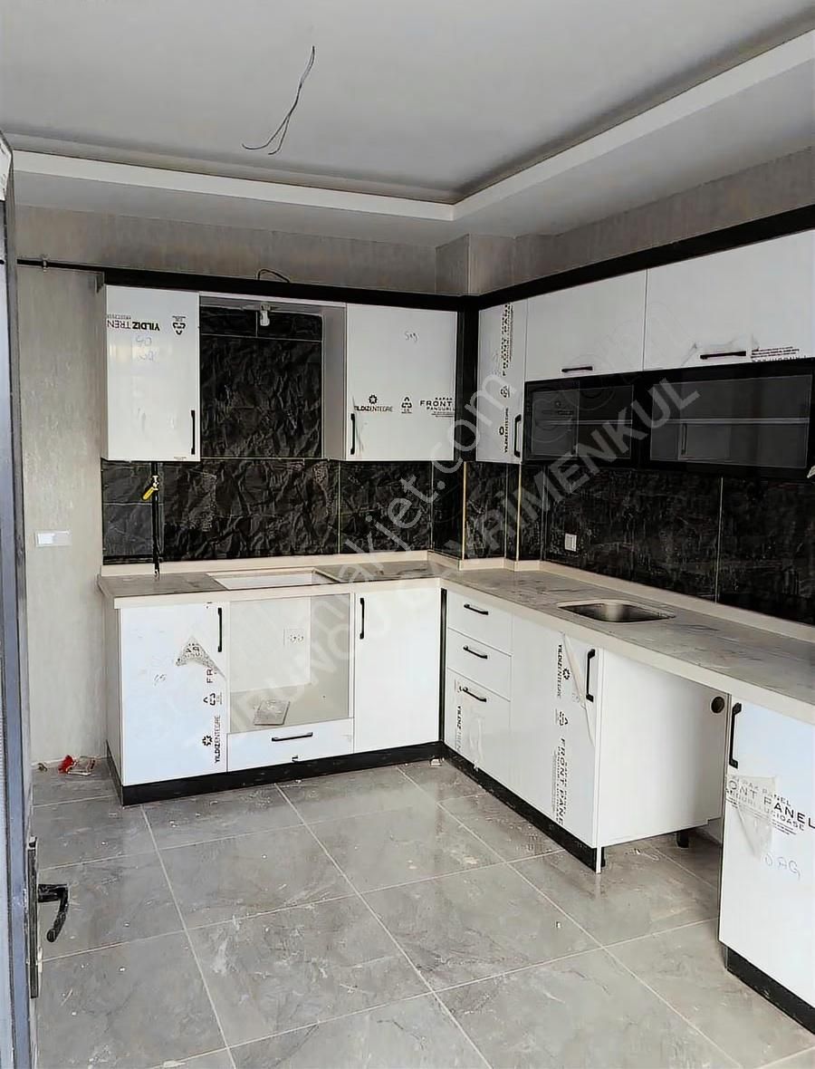 Erenler Mahallesi Satılık Sıfır 3+1 Daire - Görsel 11