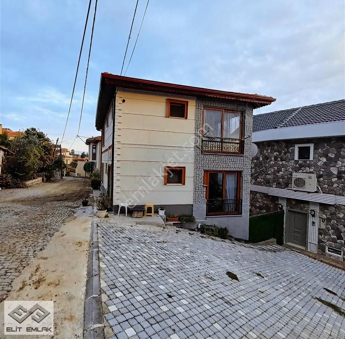 Altınoluk Köyünde Deniz Manzaralı Uygun Fiyata Villa - Görsel 17