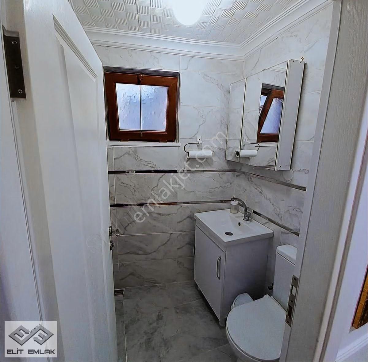 Altınoluk Köyünde Deniz Manzaralı Uygun Fiyata Villa - Görsel 14