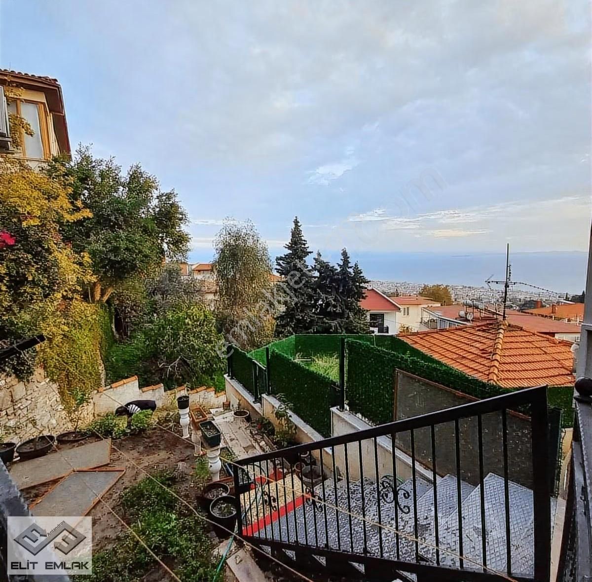 Altınoluk Köyünde Deniz Manzaralı Uygun Fiyata Villa - Görsel 18