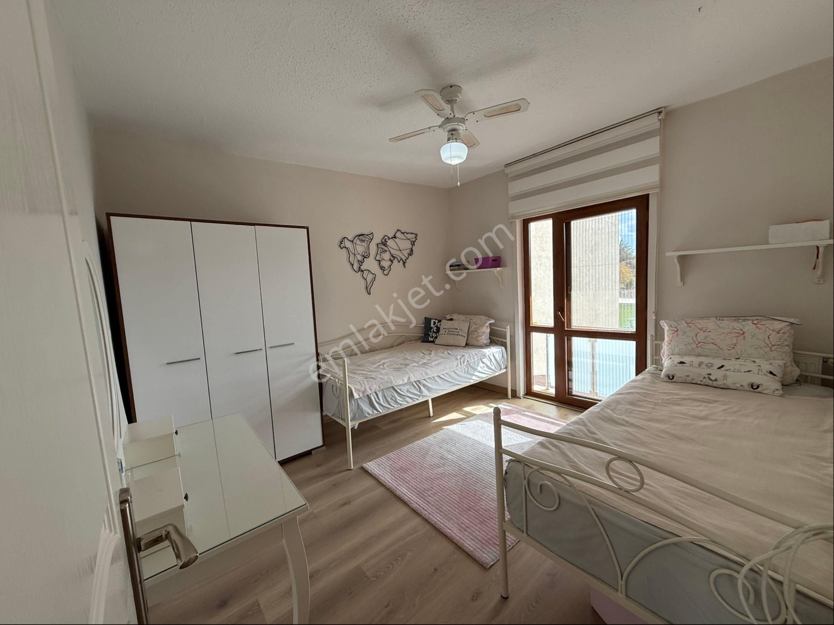 Emlak Konutların Sitesinde 4+1 Havuzlu Satılık Villa - Görsel 22