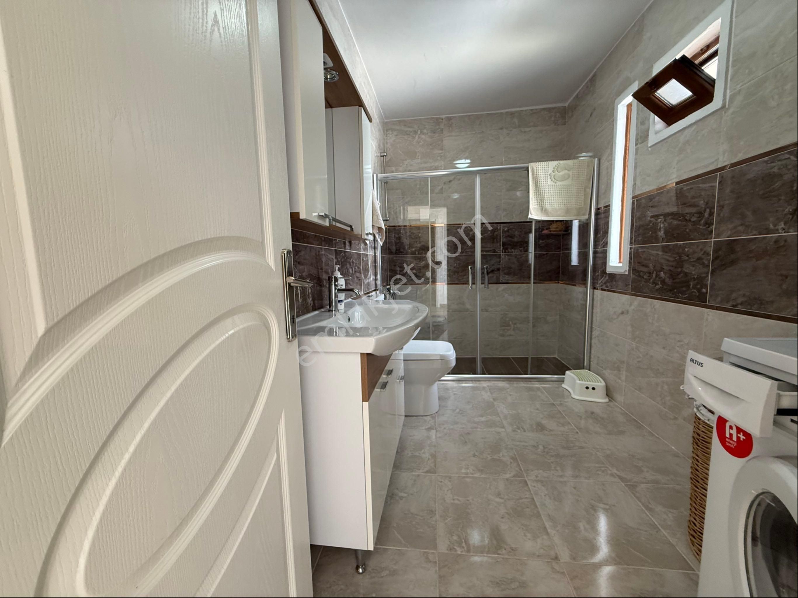 Emlak Konutların Sitesinde 4+1 Havuzlu Satılık Villa - Görsel 25