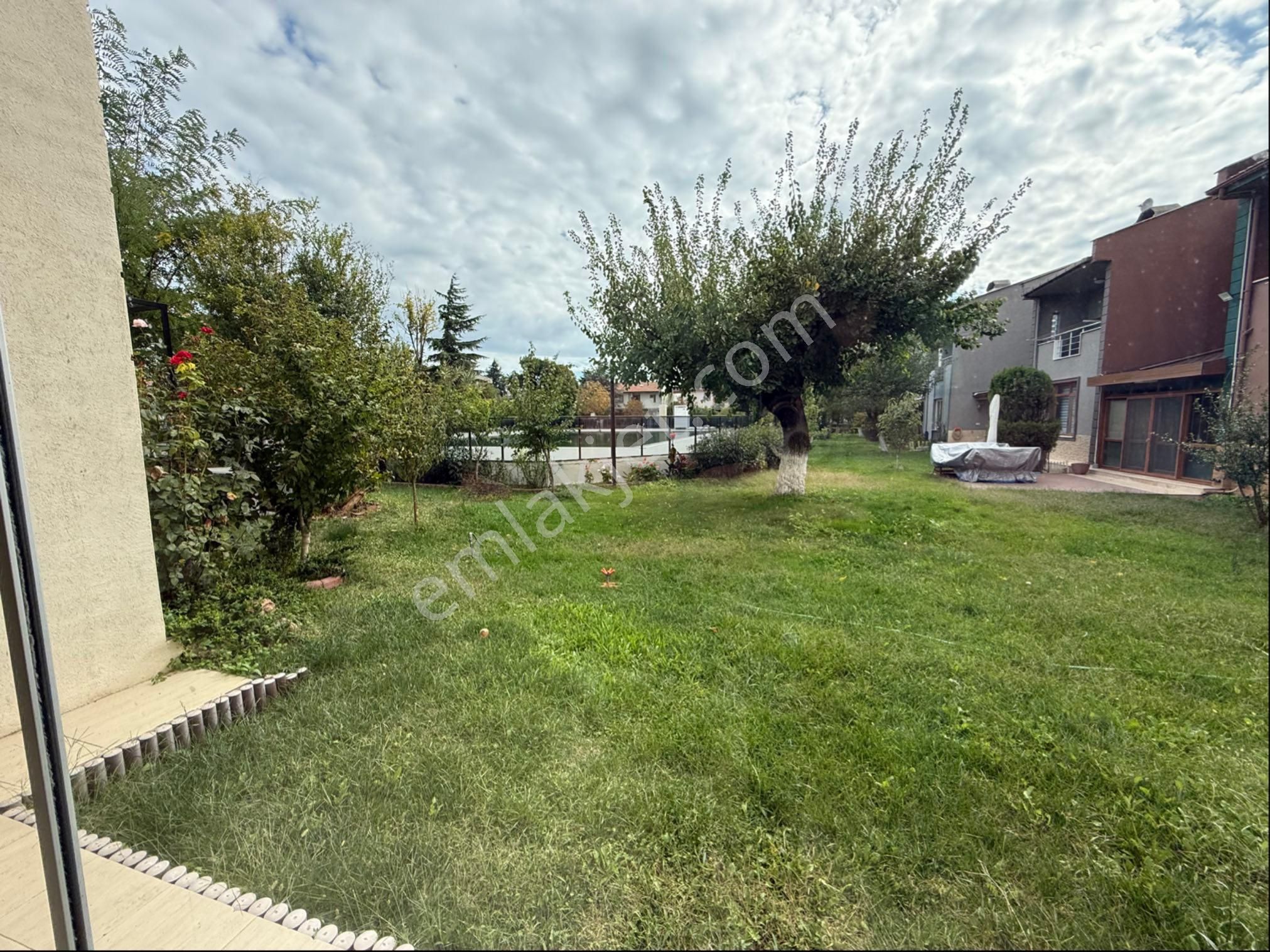 Emlak Konutların Sitesinde 4+1 Havuzlu Satılık Villa - Görsel 3