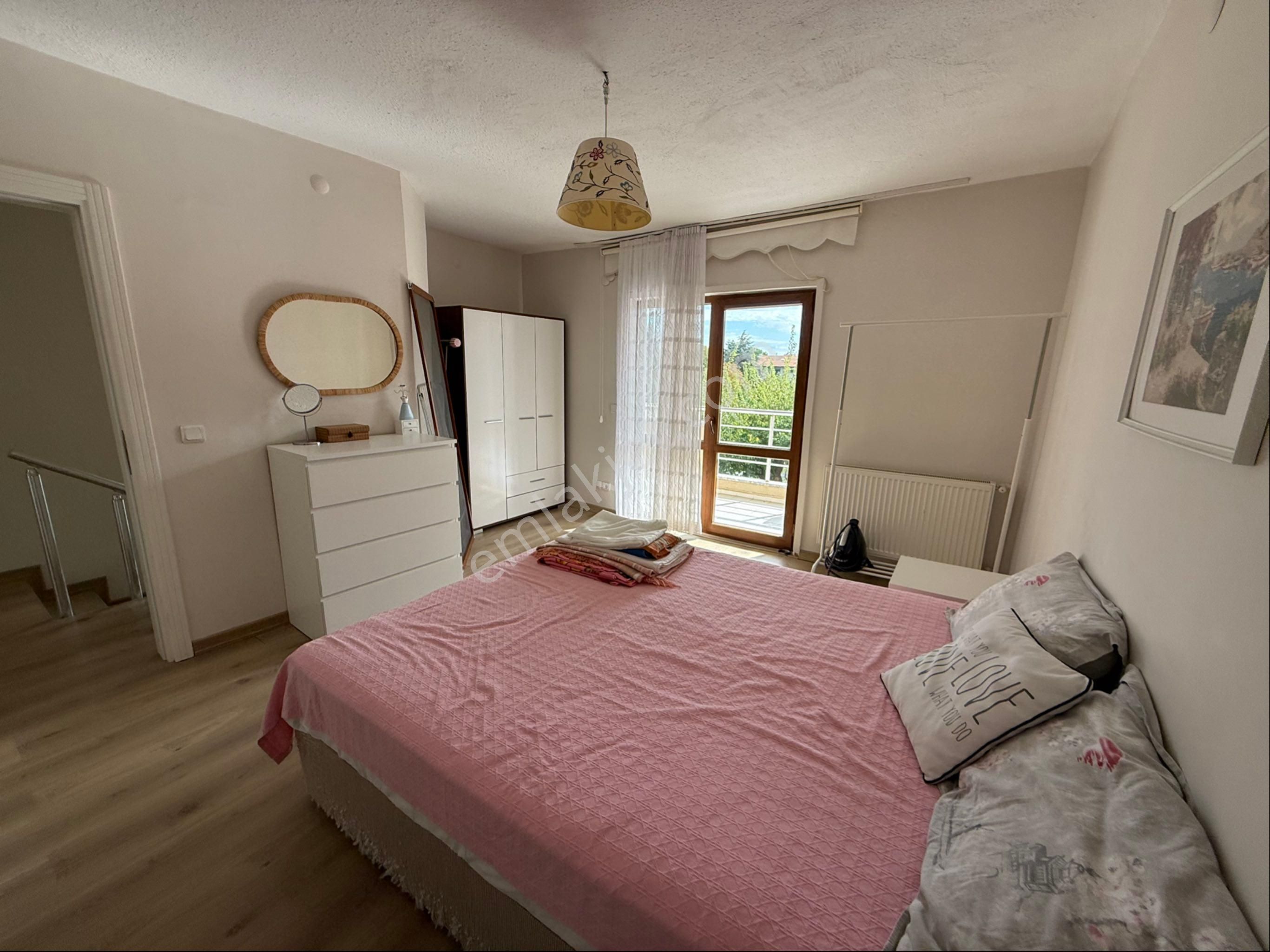 Emlak Konutların Sitesinde 4+1 Havuzlu Satılık Villa - Görsel 23