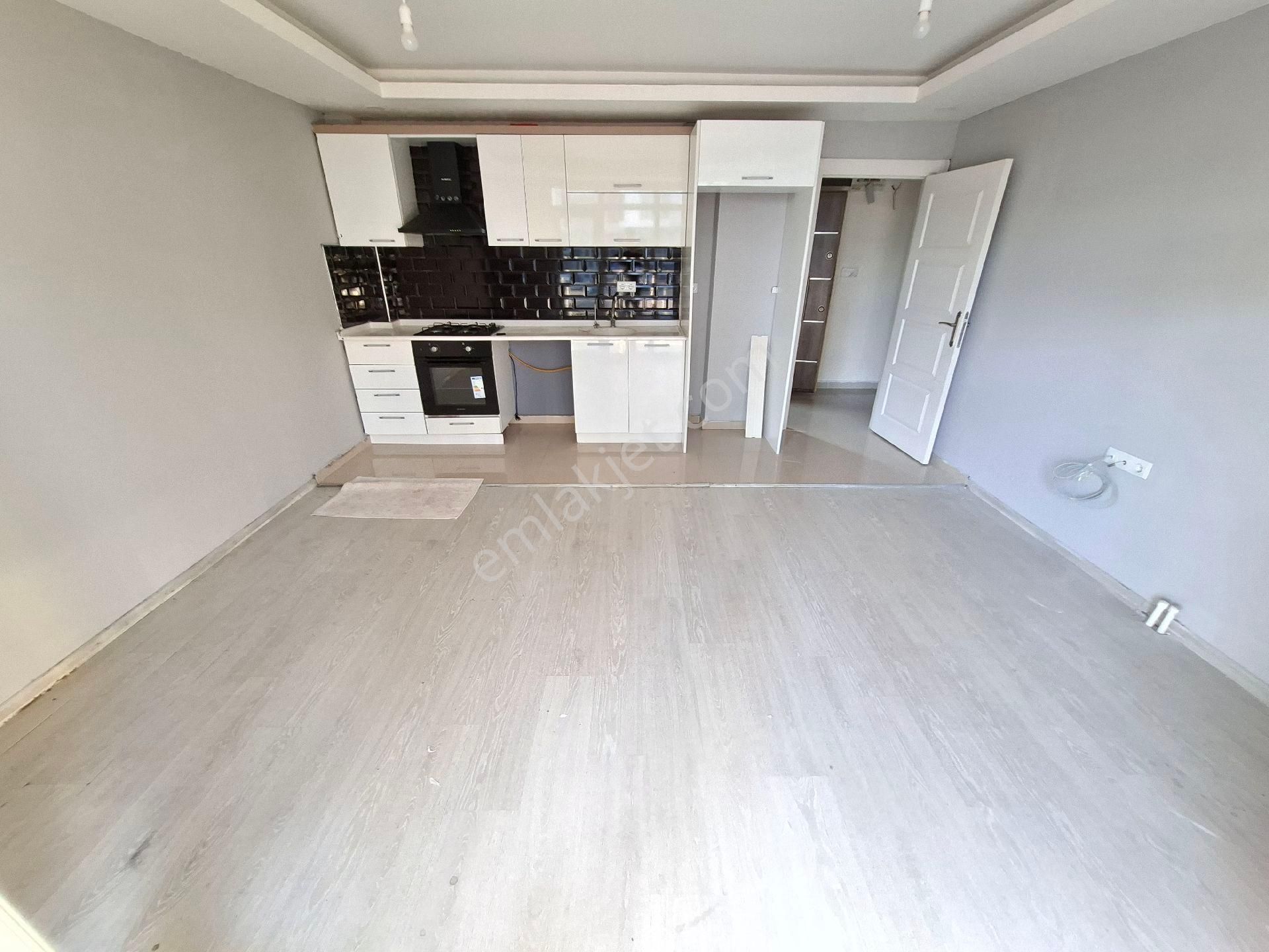 Göksu Mh Havuzlu Site İcerisin De 2+1 A Mutfak Yüksek Giriş Daire - Görsel 4