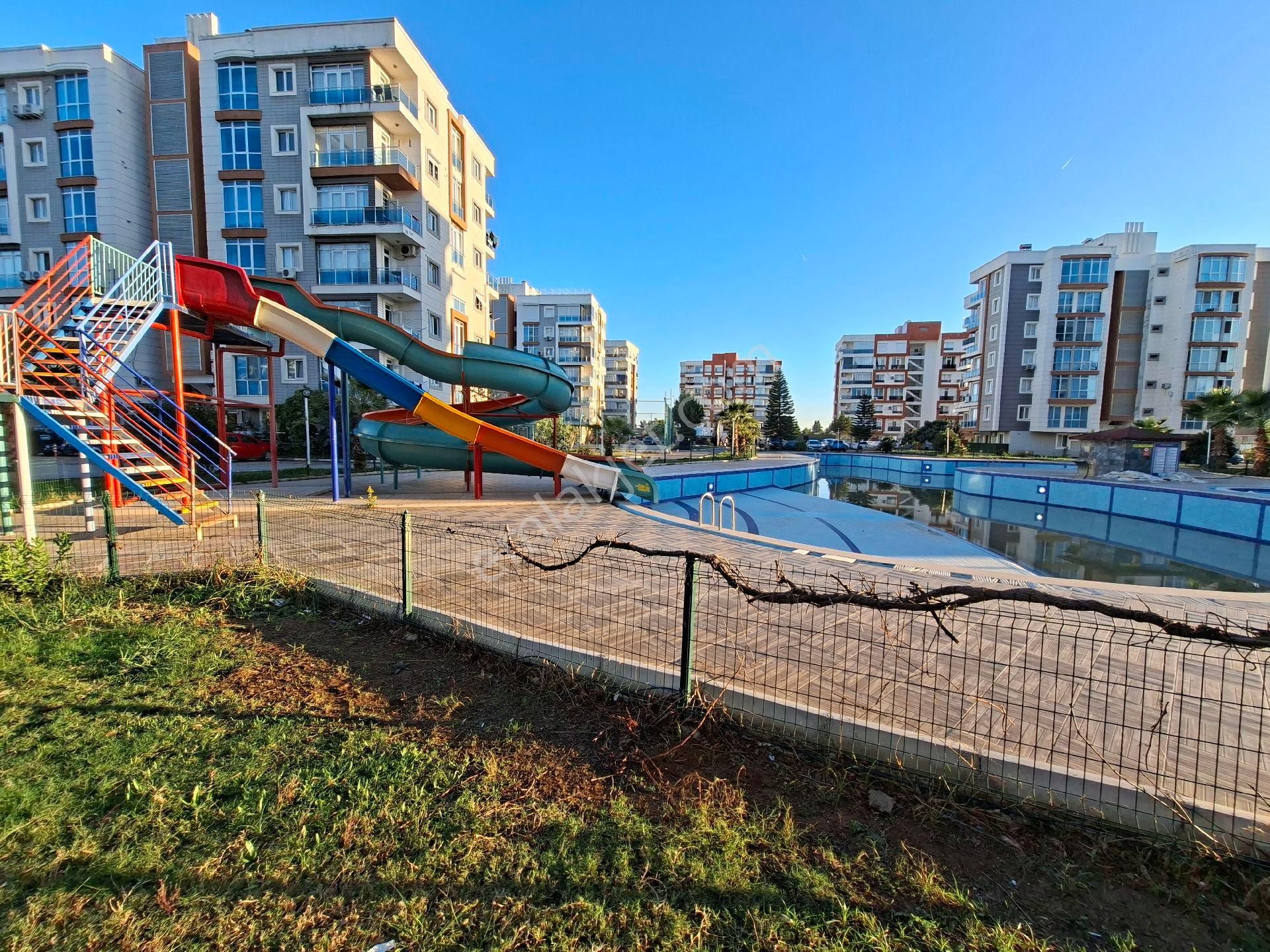 Göksu Mh Havuzlu Site İcerisin De 2+1 A Mutfak Yüksek Giriş Daire