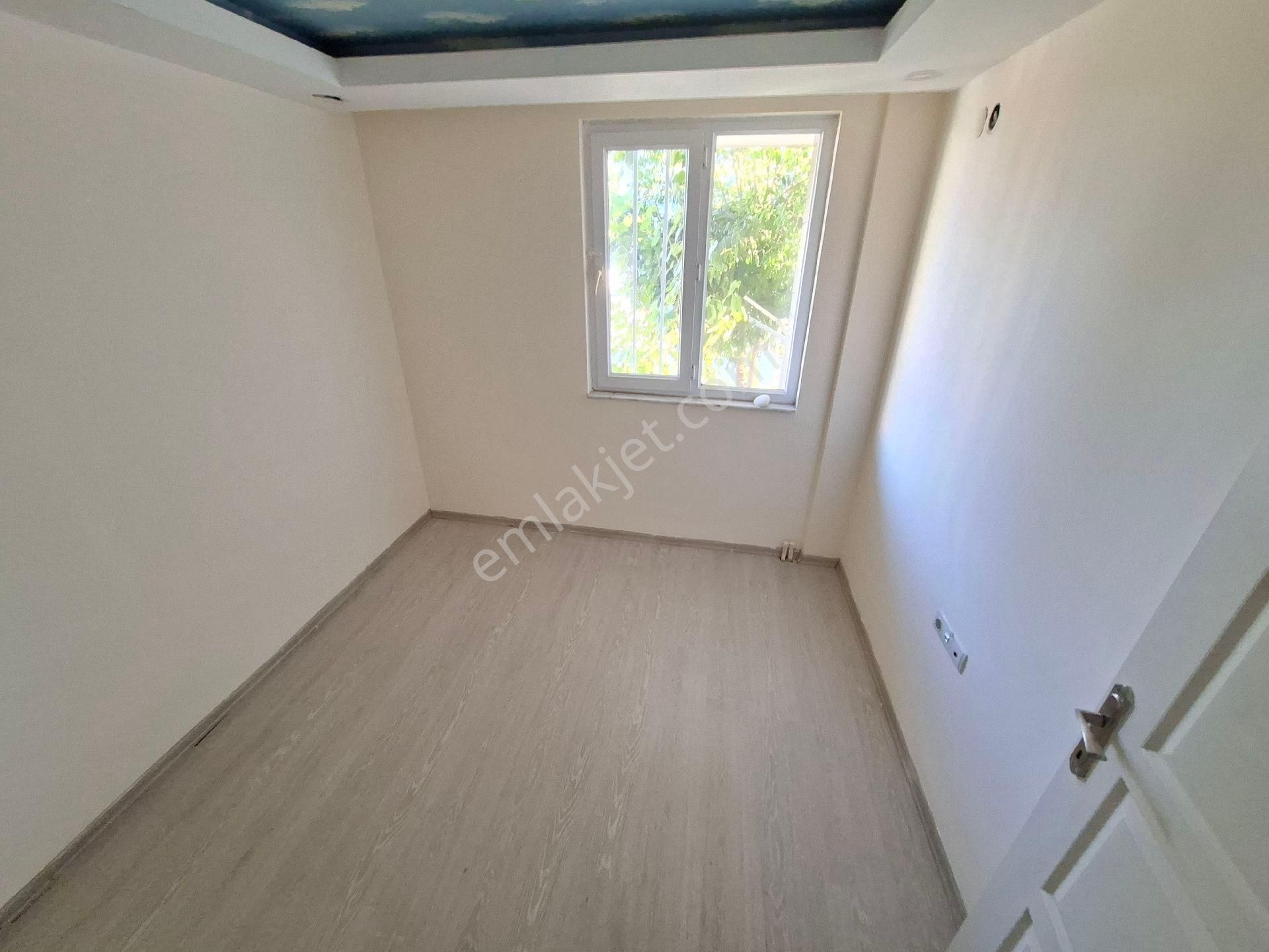 Göksu Mh Havuzlu Site İcerisin De 2+1 A Mutfak Yüksek Giriş Daire - Görsel 7