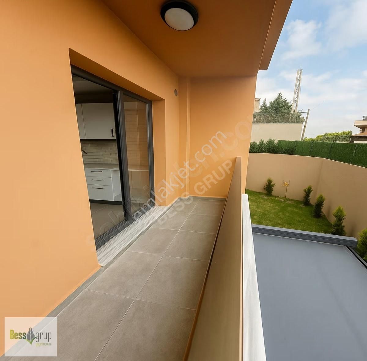 Beylikdüzü'nde Havuzlu Site İçerisinde Kısa Katlı Satılık Daire - Görsel 12