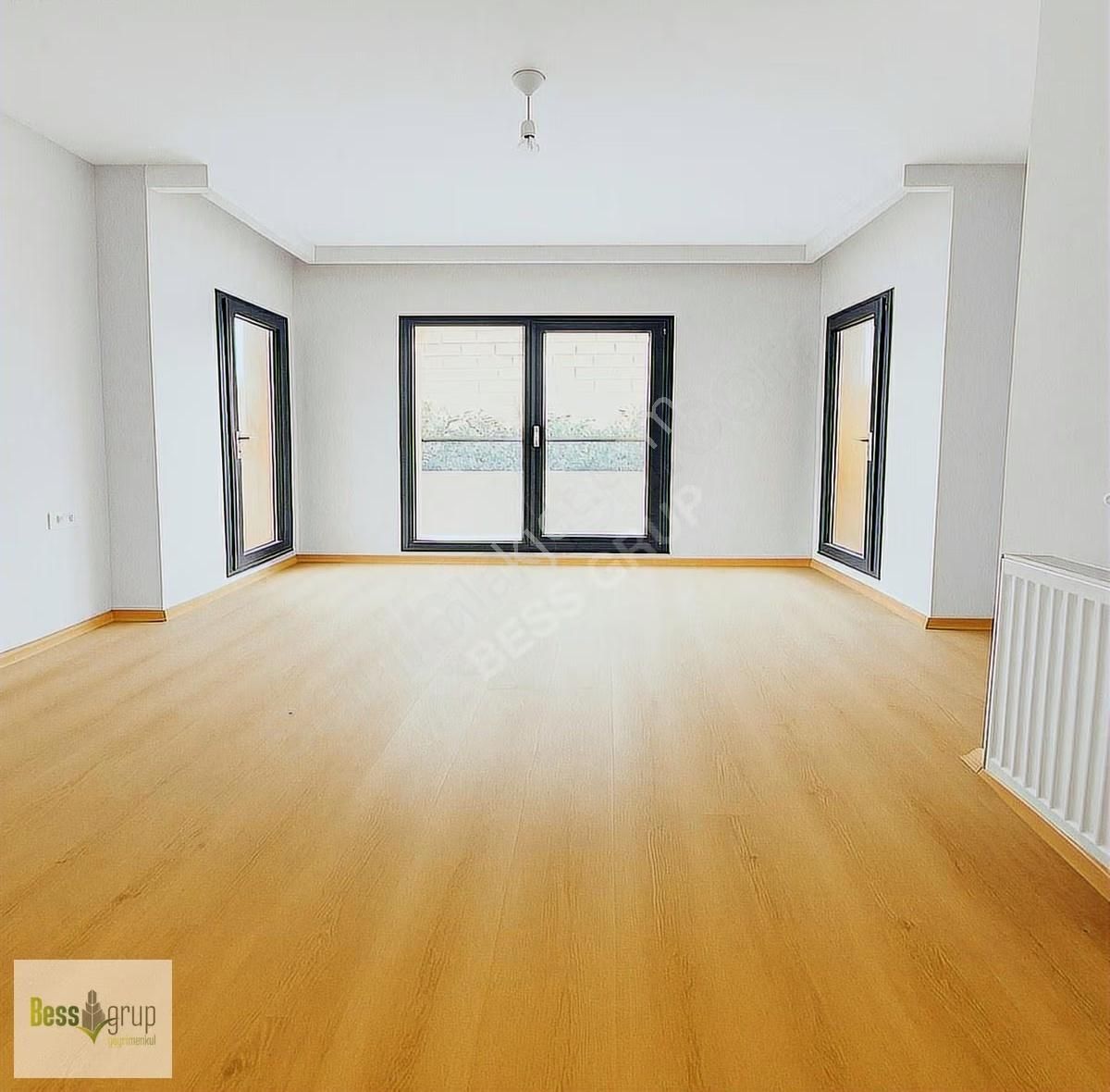 Beylikdüzü'nde Havuzlu Site İçerisinde Kısa Katlı Satılık Daire - Görsel 10