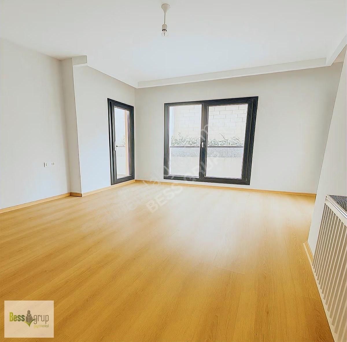 Beylikdüzü'nde Havuzlu Site İçerisinde Kısa Katlı Satılık Daire - Görsel 8