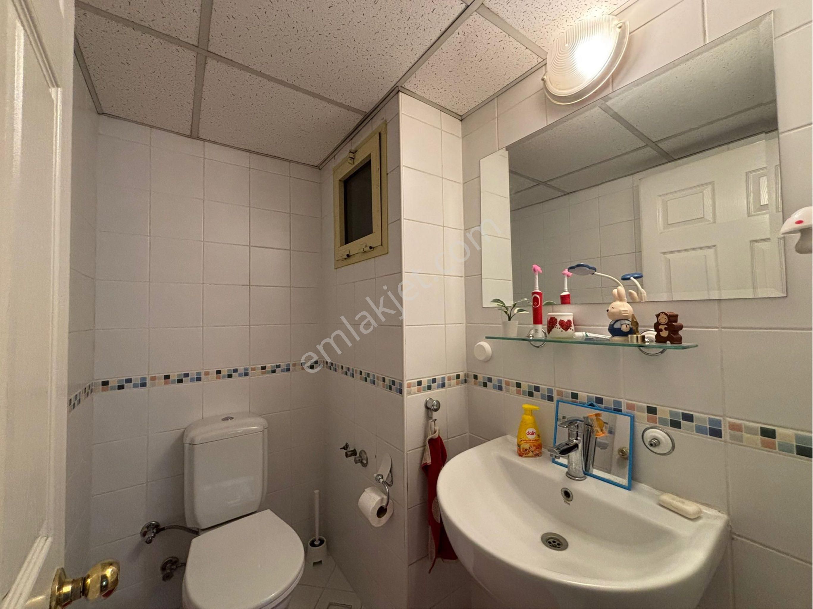 Alsancak Dutlu Sokakta 3.kat 3+1 Genç Binada Otoparklı Satılık Daire! - Görsel 7