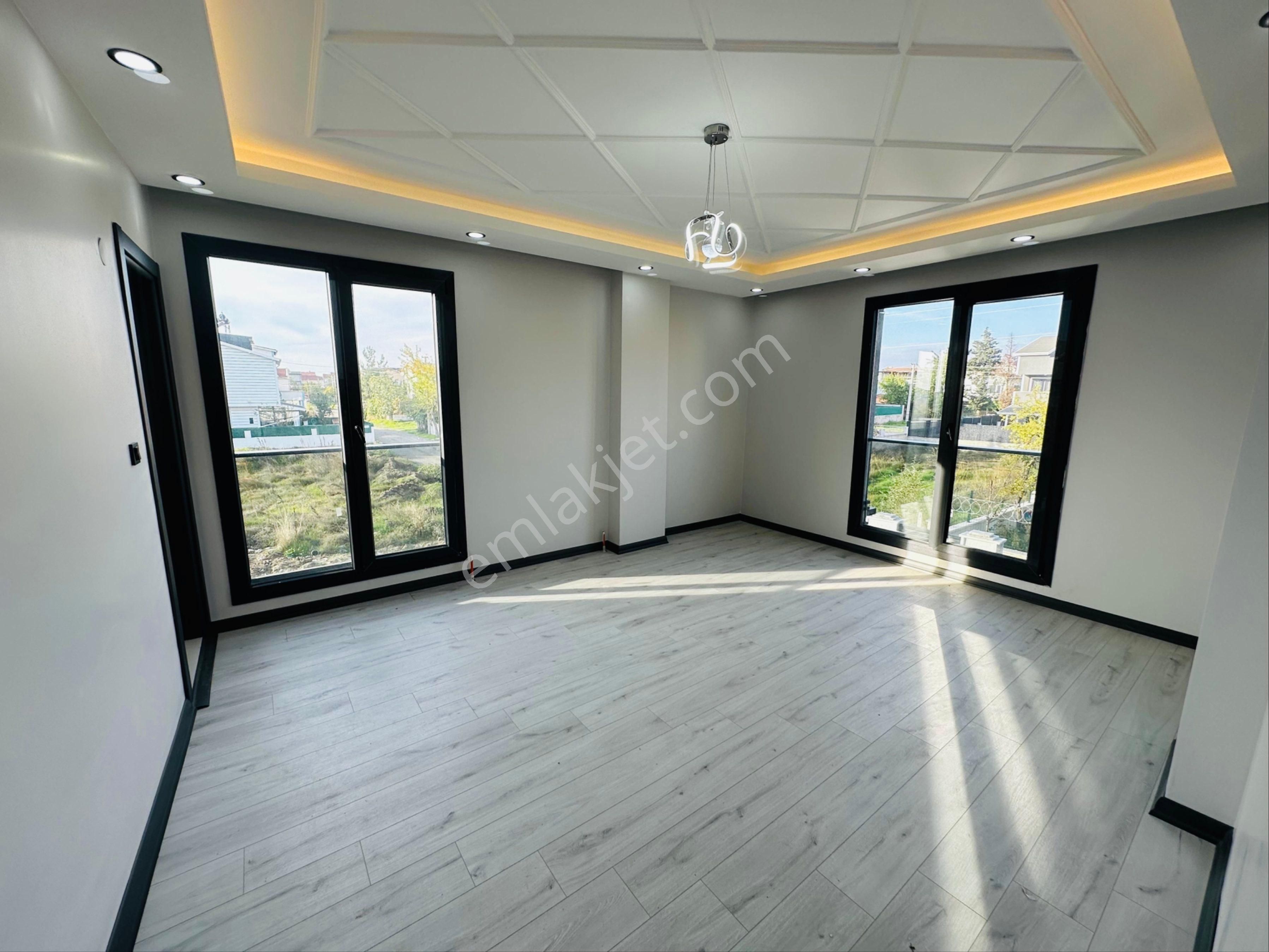 Yeniçiftlikde E-5 E 100 Denize 200 Metre Mesafede Müstakil İskanlı 4+1 Lüx Villa - Görsel 18