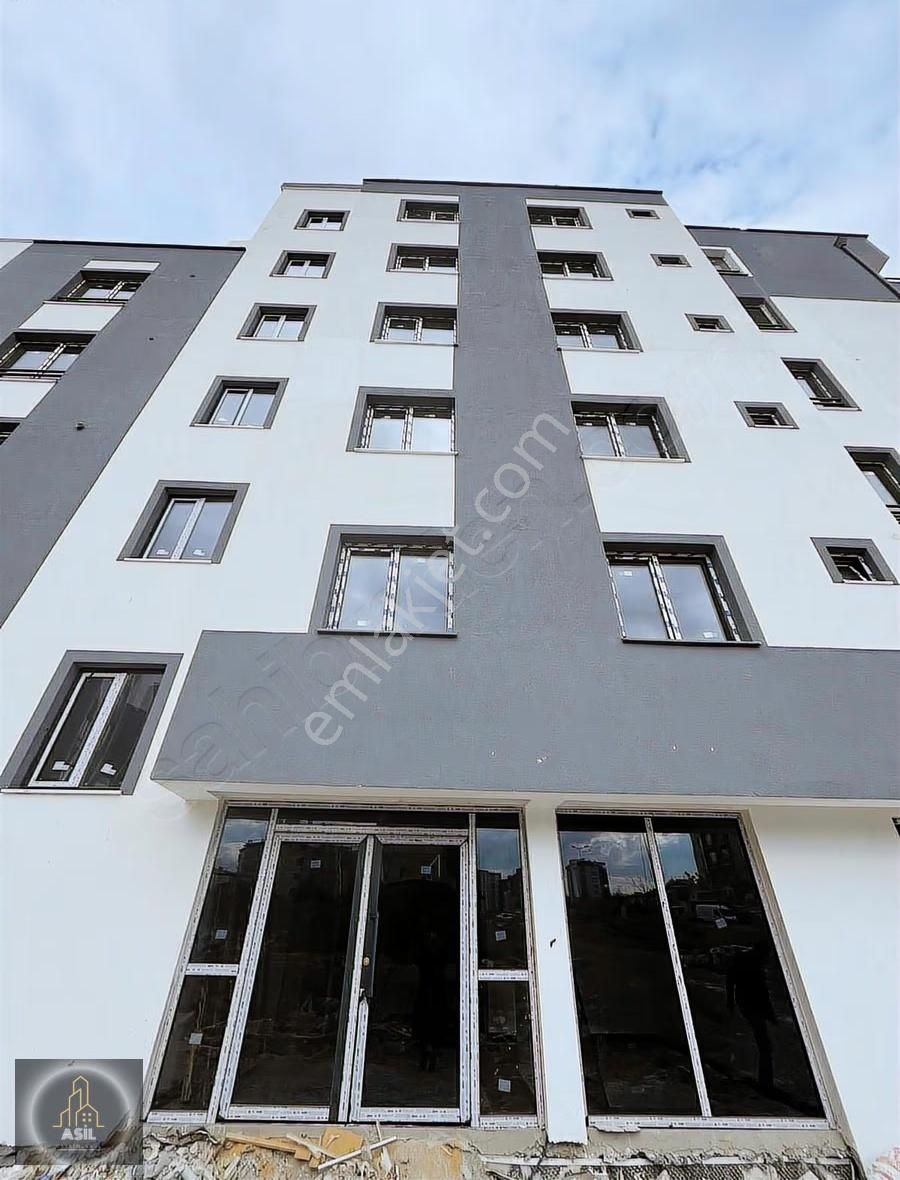 Mimsinde Ana Cadde Üzerinde 2+1 Ara Kat Satılık Daire