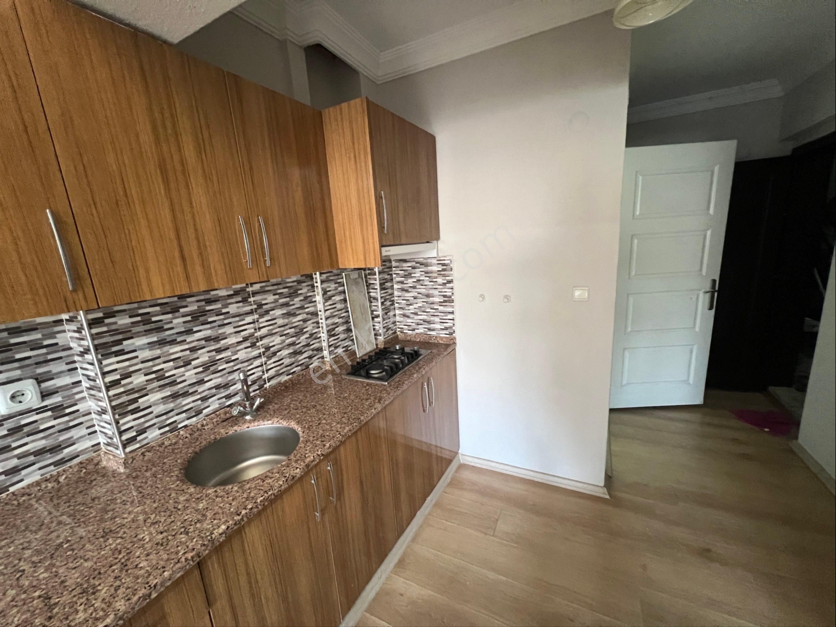 Kat Mülkiyetli Kampüs Dibi Apt. Yönetimli Düzgün Bina 1+1 Daireler - Görsel 2