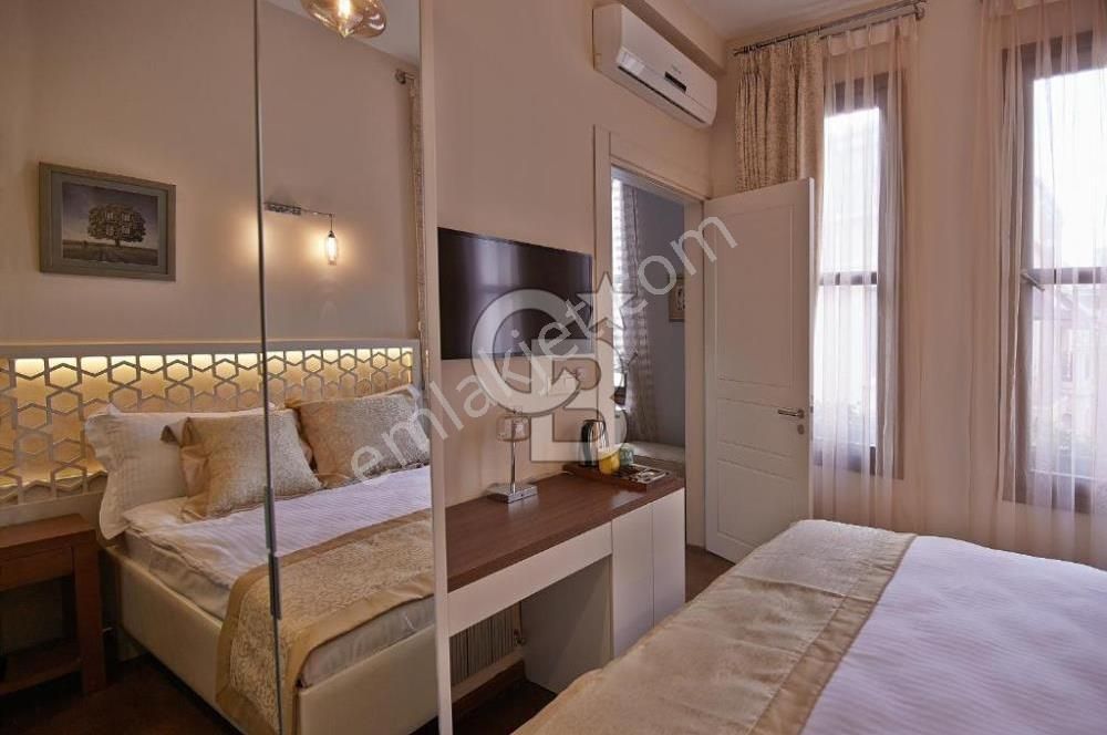 Beyoğlu Billur Sokakta 5 Katlı, 10 Odalı Satılık Otel