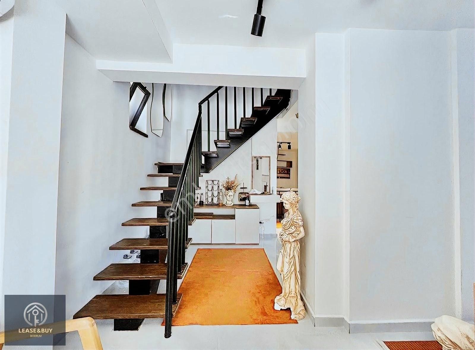 Bodrum Bagla`da Deniz Manzaralı 3+1 Triplex Villa - Görsel 14