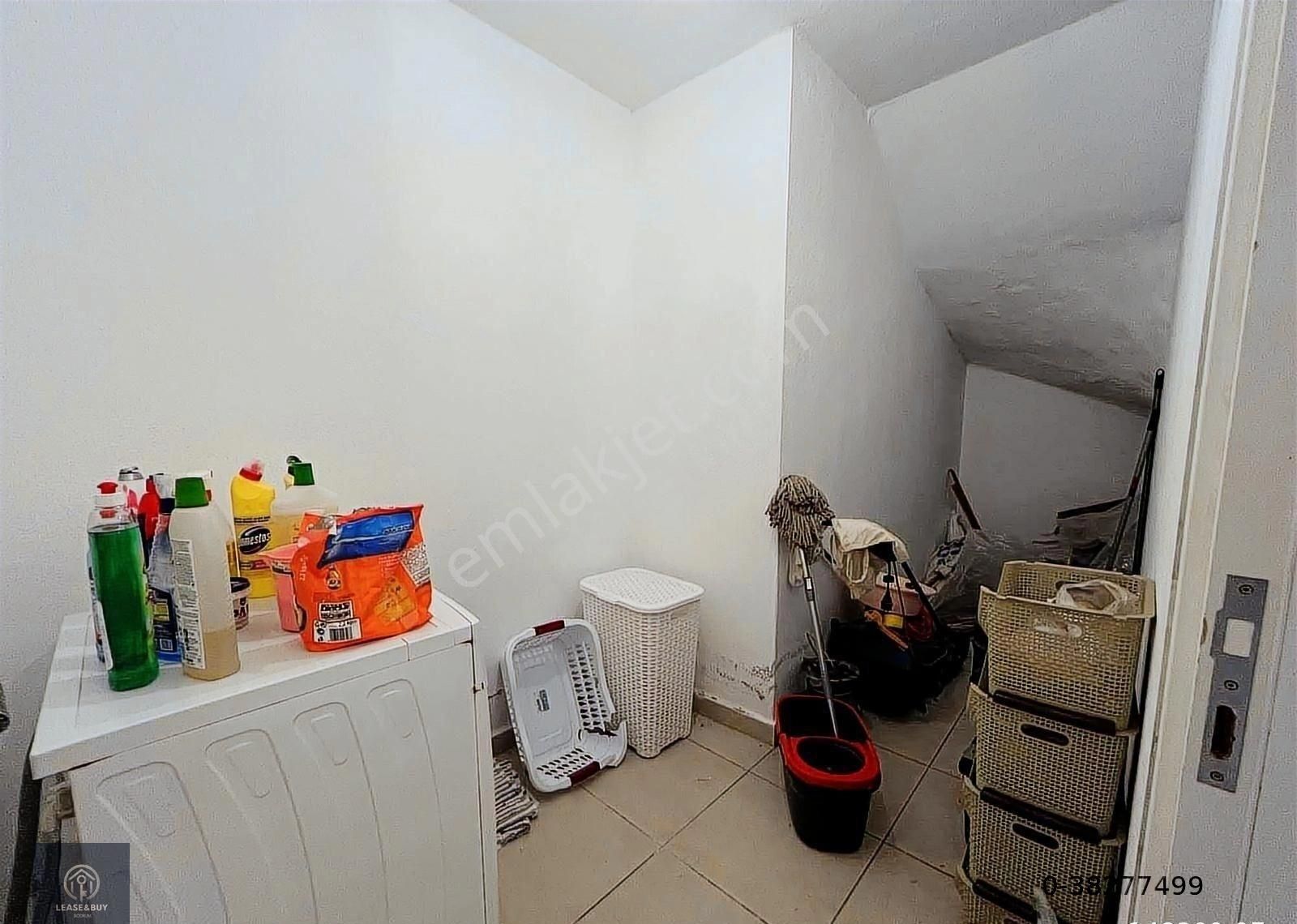 Aytur Sitesinde Geniş Bahçeli Villa - Görsel 9