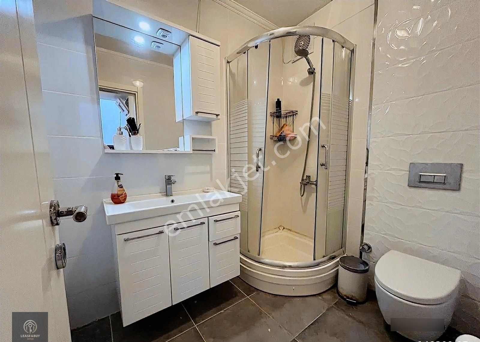 Aytur Sitesinde Geniş Bahçeli Villa - Görsel 23