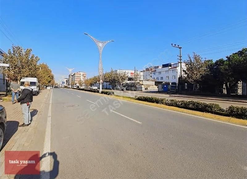 Gebze İnönü Mah. Gençlik Cad.de 3 Katlı 380m2 Satılık İş Yeri - Görsel 2