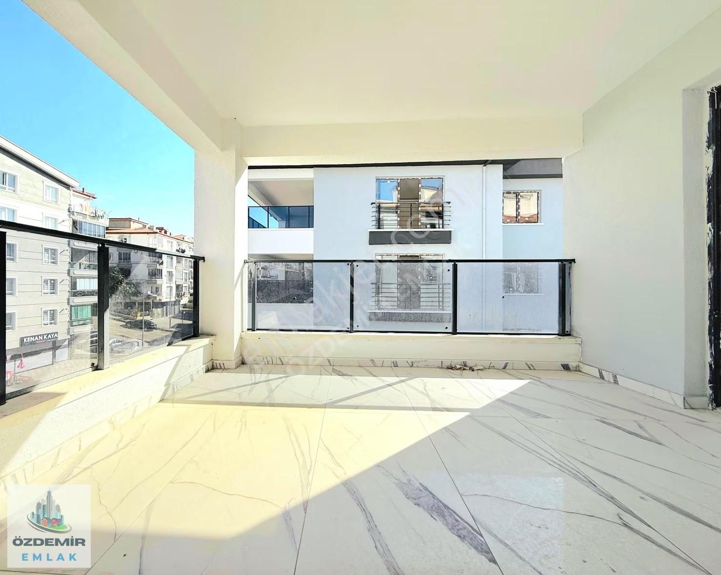 Özdemir Emlak,tan Full Yapılı Ve Muhteşem Manzaralı 3+1 Daire