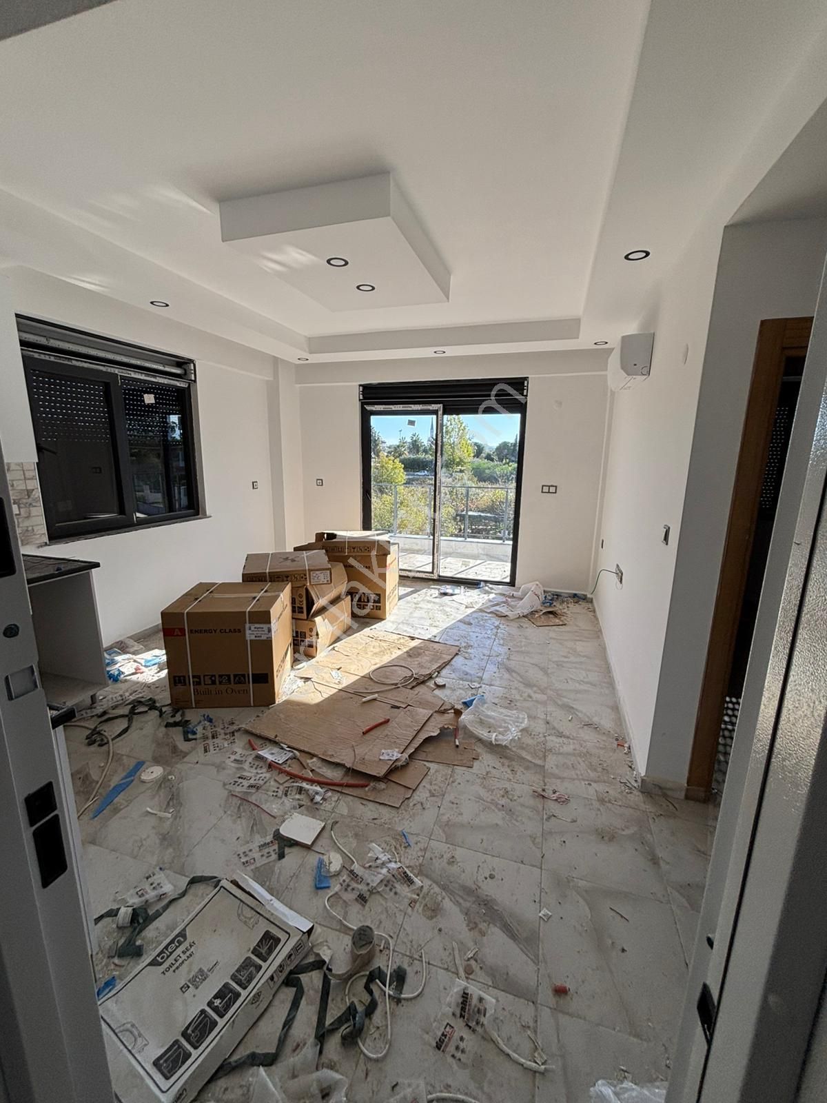 Usta Gayrimenkulden Satılık Kadriyede Havuzlu Sıfır 1+1 Daireler - Görsel 3