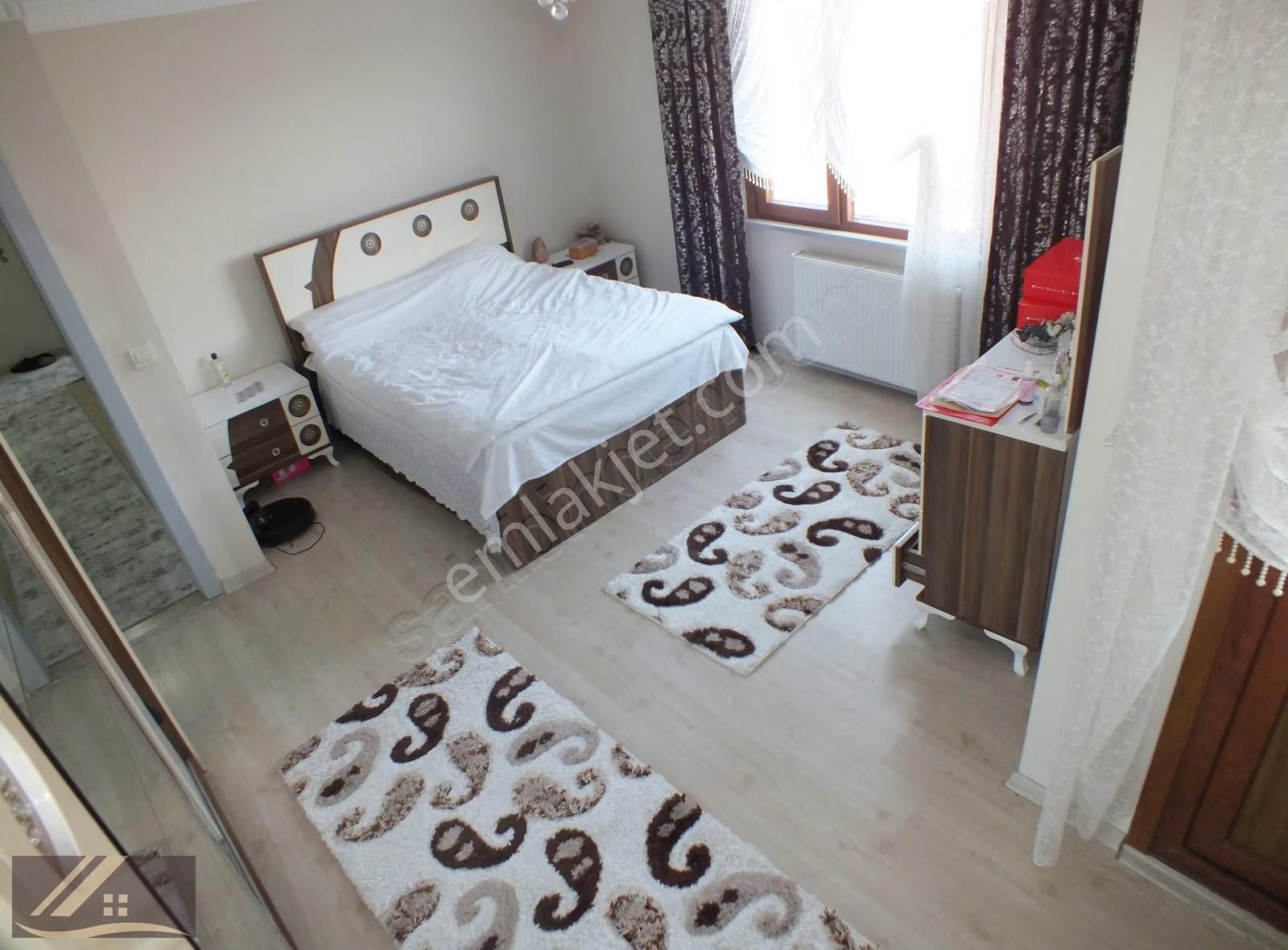 Mislife'tan Girne Caddesi Arkası 2. Kat 3+1 130 M2 Çift Balkonlu - Görsel 17