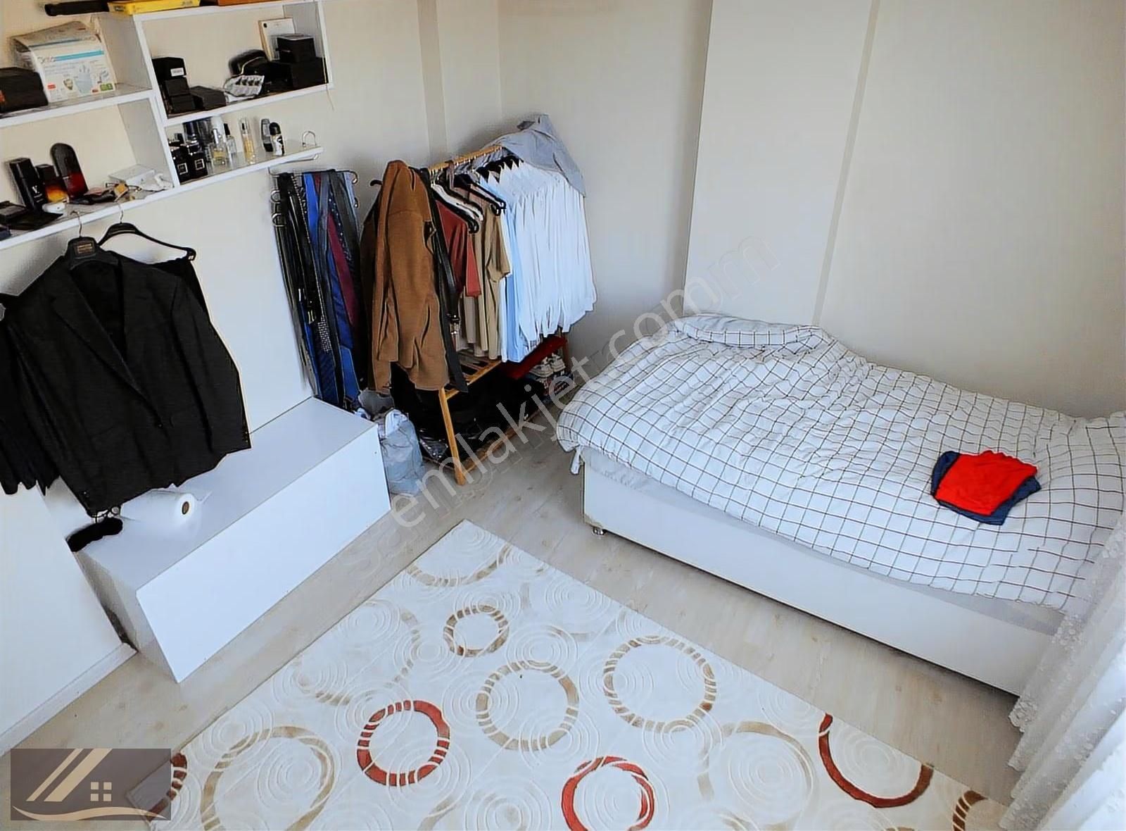 Mislife'tan Girne Caddesi Arkası 2. Kat 3+1 130 M2 Çift Balkonlu - Görsel 8