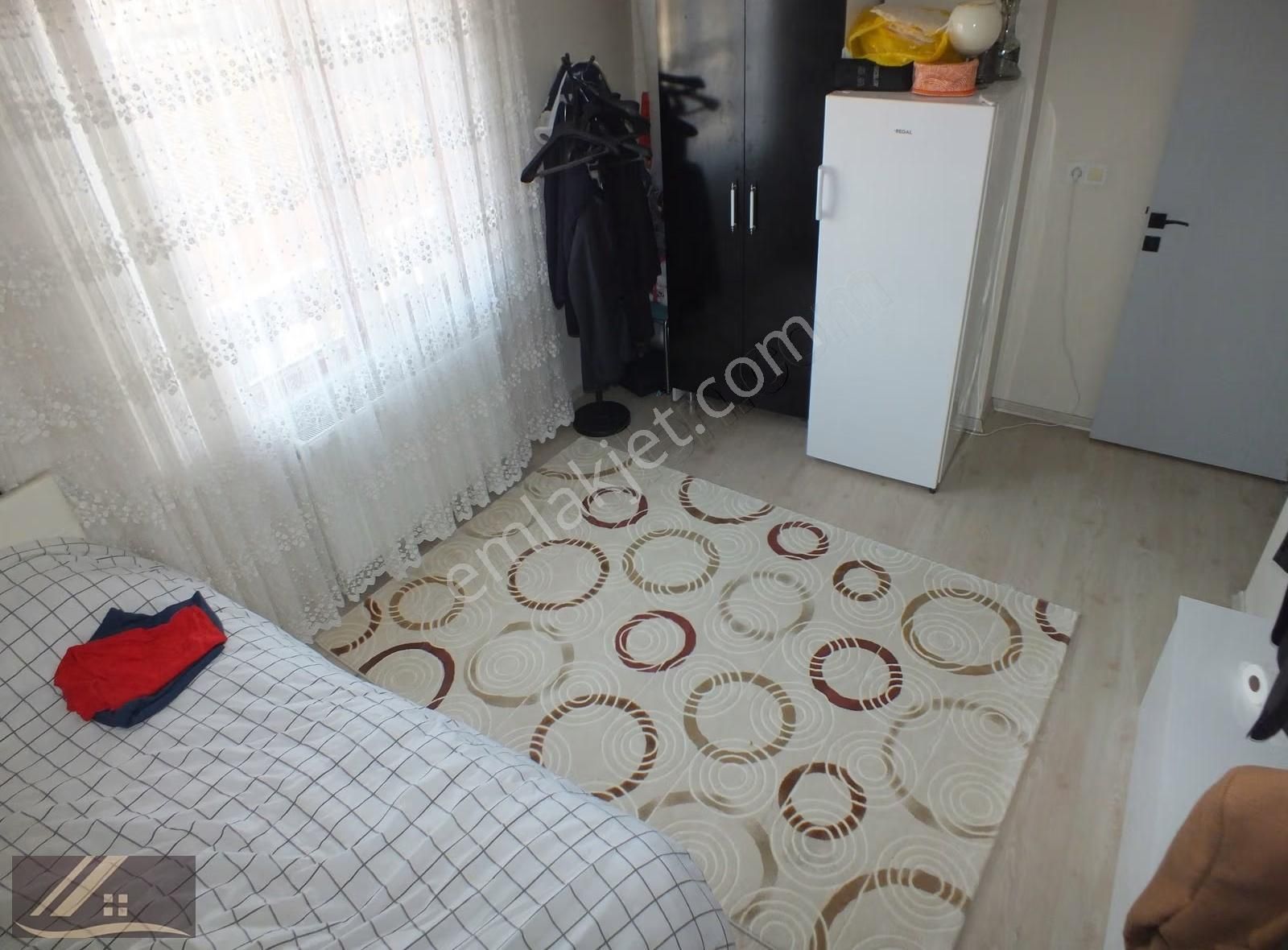 Mislife'tan Girne Caddesi Arkası 2. Kat 3+1 130 M2 Çift Balkonlu - Görsel 5