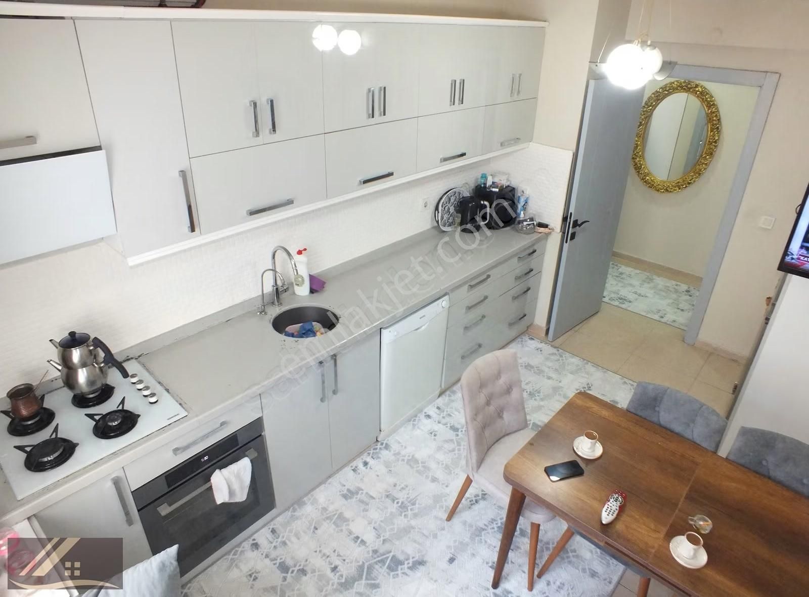 Mislife'tan Girne Caddesi Arkası 2. Kat 3+1 130 M2 Çift Balkonlu - Görsel 13
