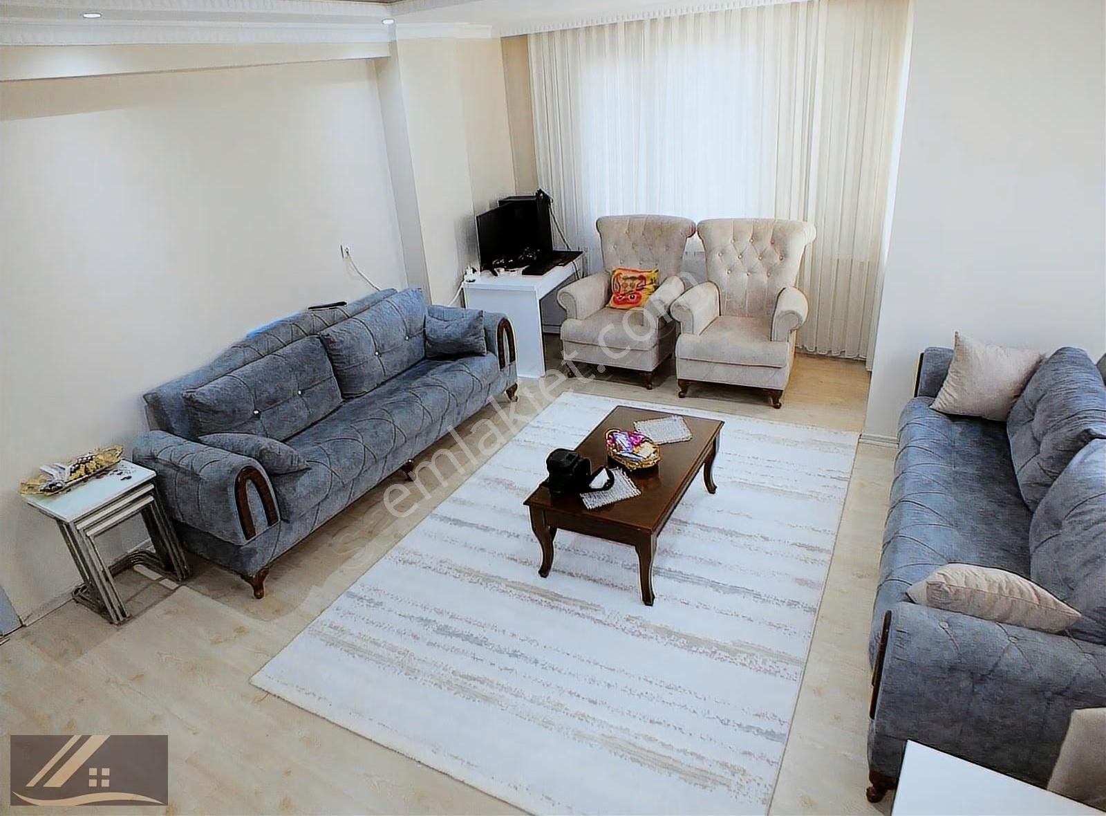 Mislife'tan Girne Caddesi Arkası 2. Kat 3+1 130 M2 Çift Balkonlu - Görsel 6