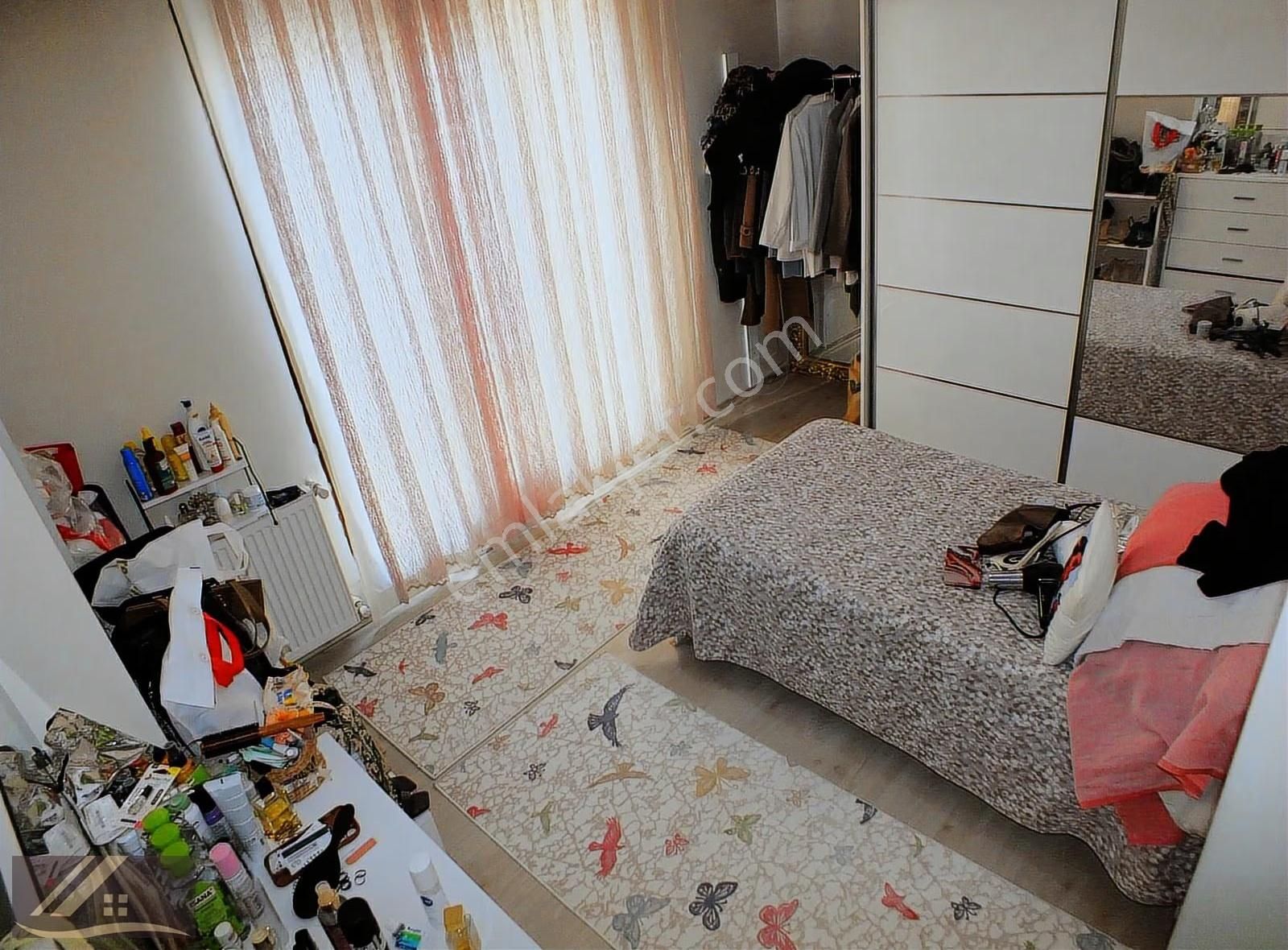 Mislife'tan Girne Caddesi Arkası 2. Kat 3+1 130 M2 Çift Balkonlu - Görsel 4